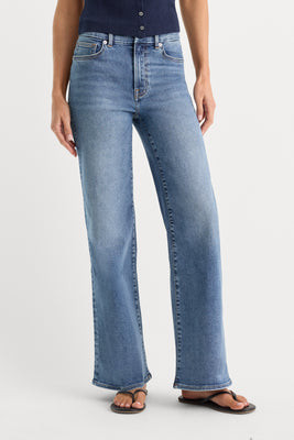 Women's Always Fits Petite Slim Palazzo Jeans | Tawny, Size 00-4 | Good American by Khlo� Kardashian | Good American