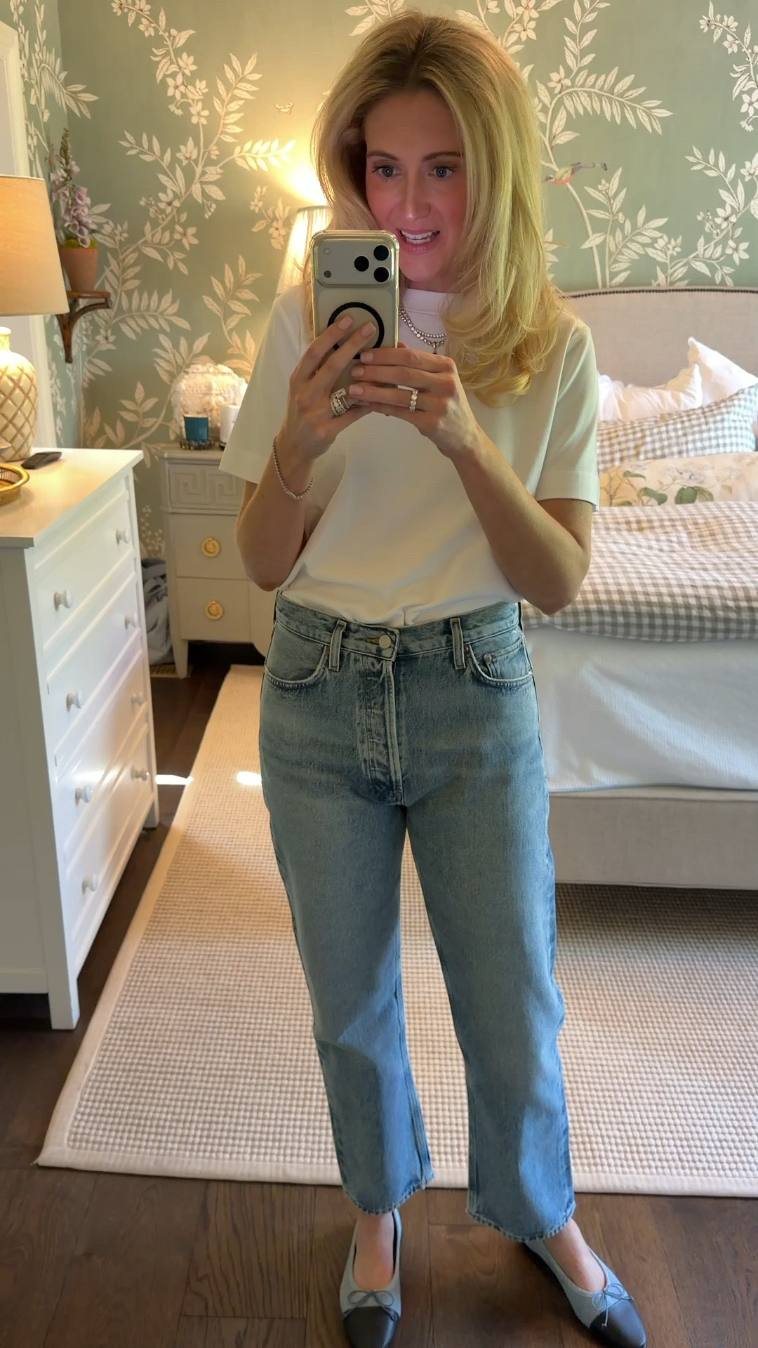 My favorite jeans! I’m a size 6 or 28 jeans. This is also my favorite white top! It’s thick, has a great crew neck and only $15!

#LTKgrwm #LTKootd #LTKmomlife