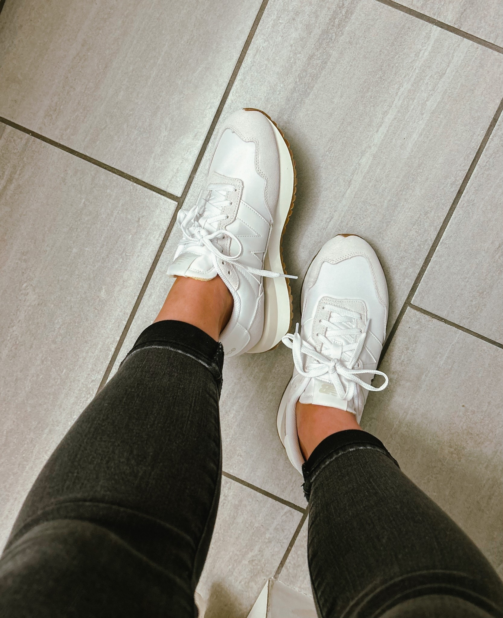 My new favorite pair of sneakers! So comfy and perfect for everyday wear! 