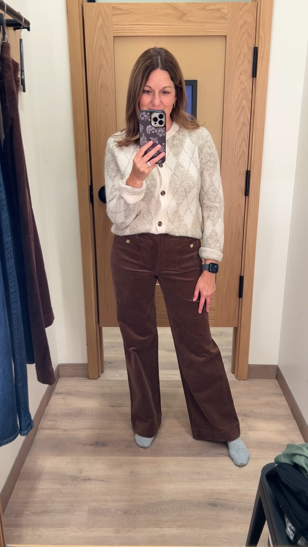 A quick try on at J.Crew Factory! 

This Cardi and these pants - 👌🏻

Pants - tts, in size 27 
Sweater - tts, in size S 

#jcrewfactory #greenwaystation

#LTKFindsUnder100 #LTKOver40