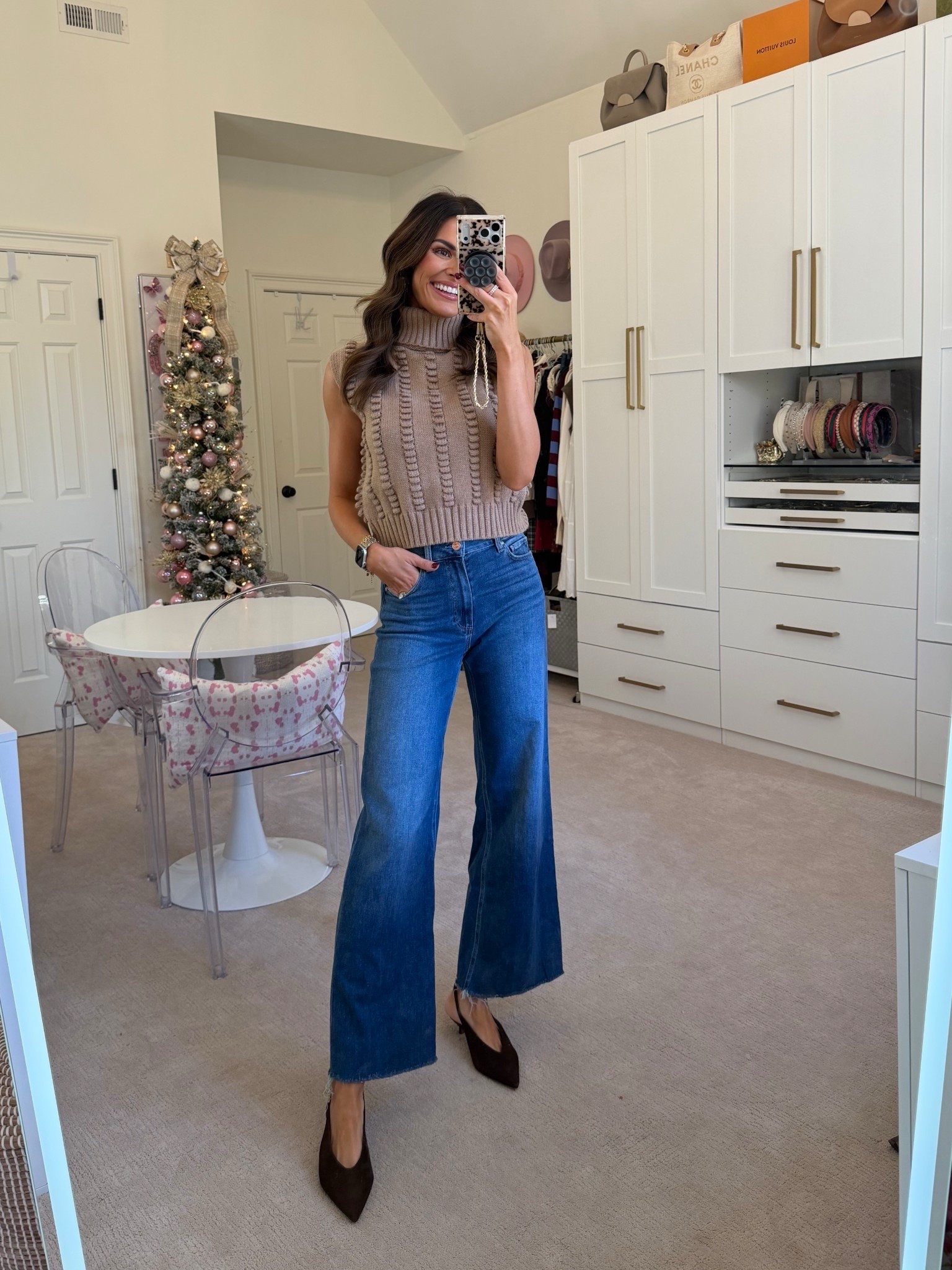 These Anessa jeans are a top pick of 2025!! ✨

Get 20% off my top during Vestique’s New Year’s Eve! 

Winter outfit, jeans, Katy Harrell 

#LTKSaleAlert #LTKSeasonal