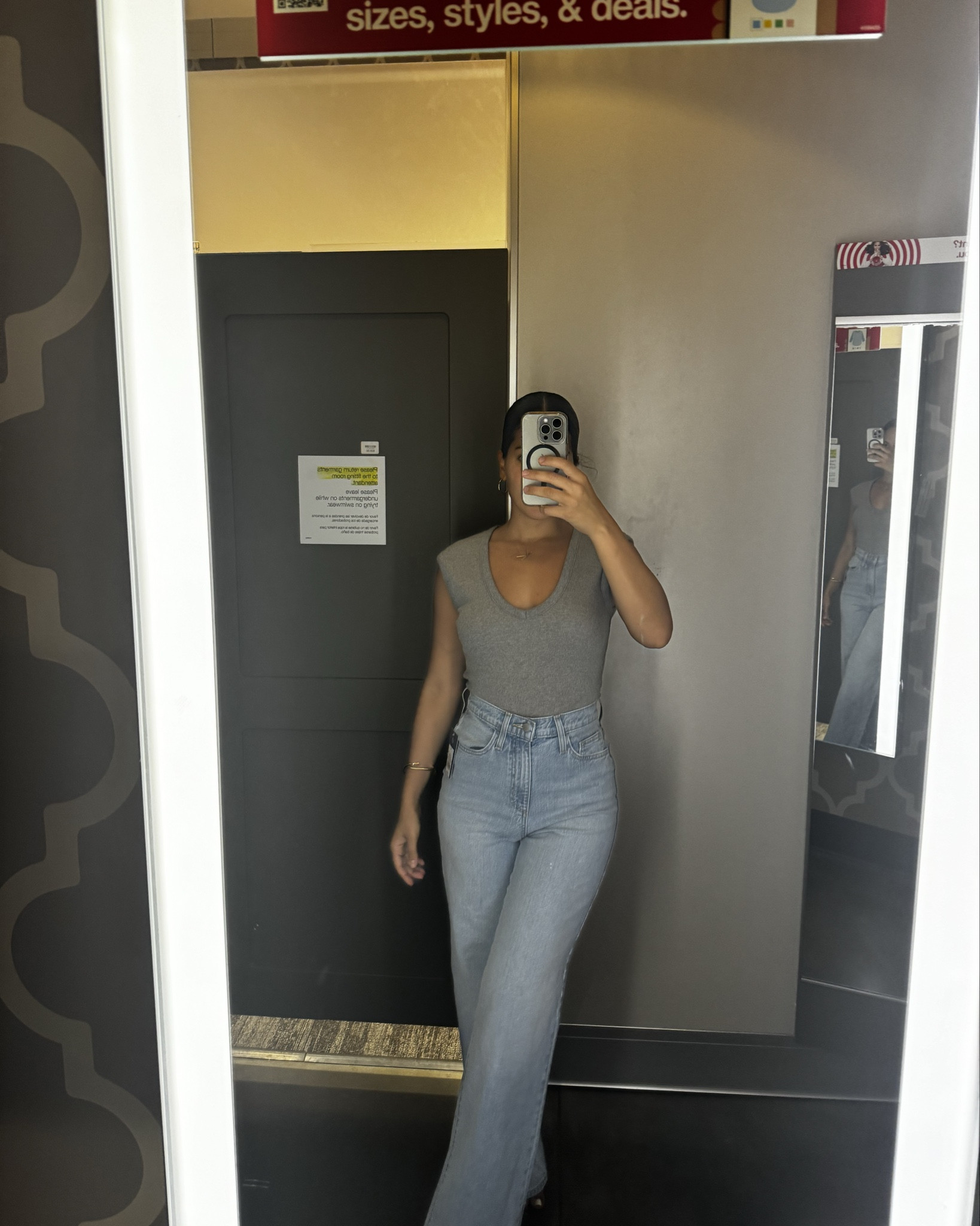 Perfect fall transition outfit. Wearing size 0 in jeans and XS top. (For reference) 

#LTKStyleTip #LTKSeasonal #LTKBacktoSchool