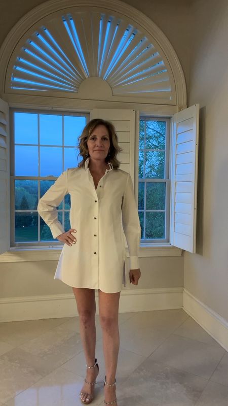 Is it a tunic, shirt or shirt dress? All of the above! Can be paired with black pants and heels for a beautiful finished look. This shirt is a splurge wardrobe piece size xsmall 