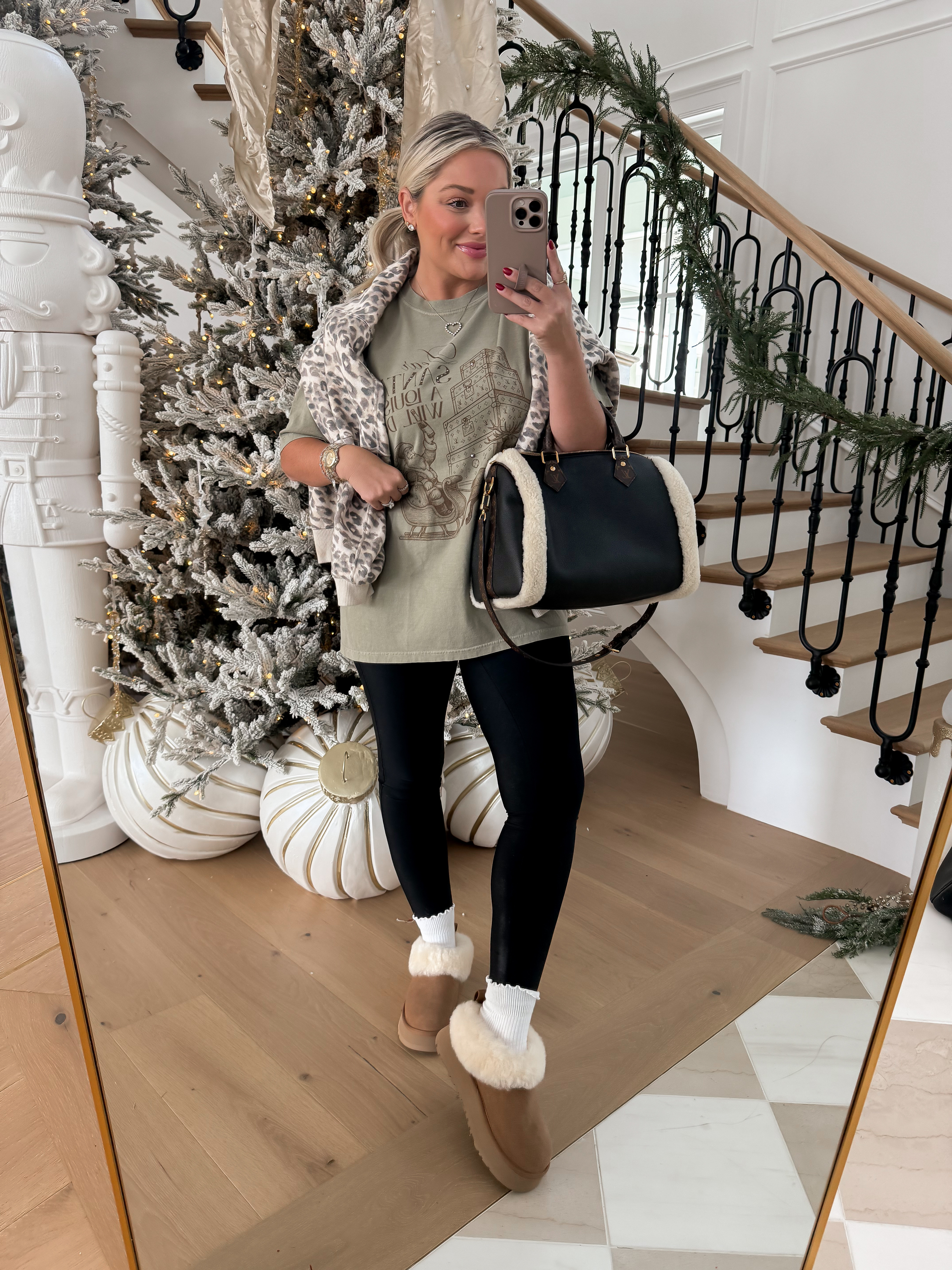 The perfect holiday running errands outfit 

#LTKHoliday #LTKCyberWeek #LTKGiftGuide