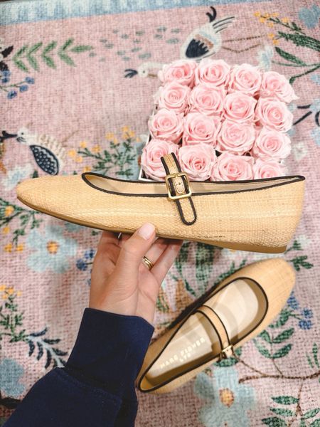 Marc fisher raffia ballet flats. Use code styledjen20 for 20% off their entire website!



#LTKSeasonal #LTKshoecrush #LTKstyletip