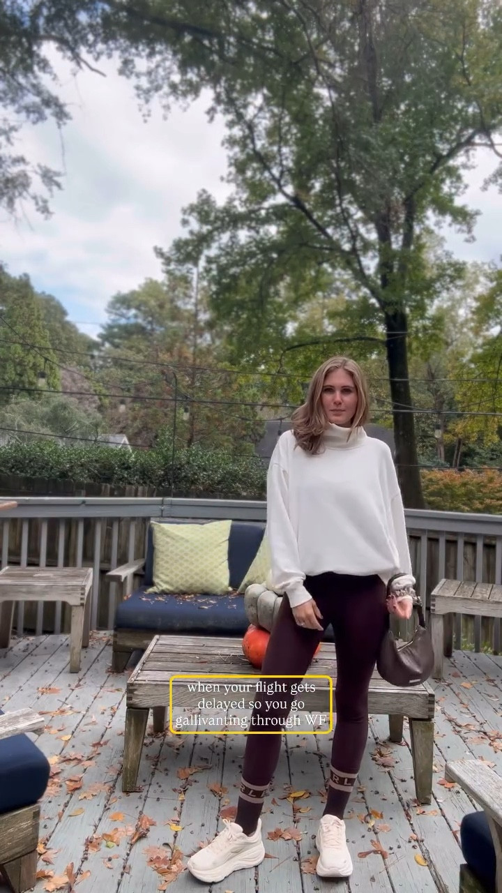 @wholefoods is therapeutic & so is taking ginger shots in your car 

See you soooon 🍎 comment “airport” & I’ll send you the fit!