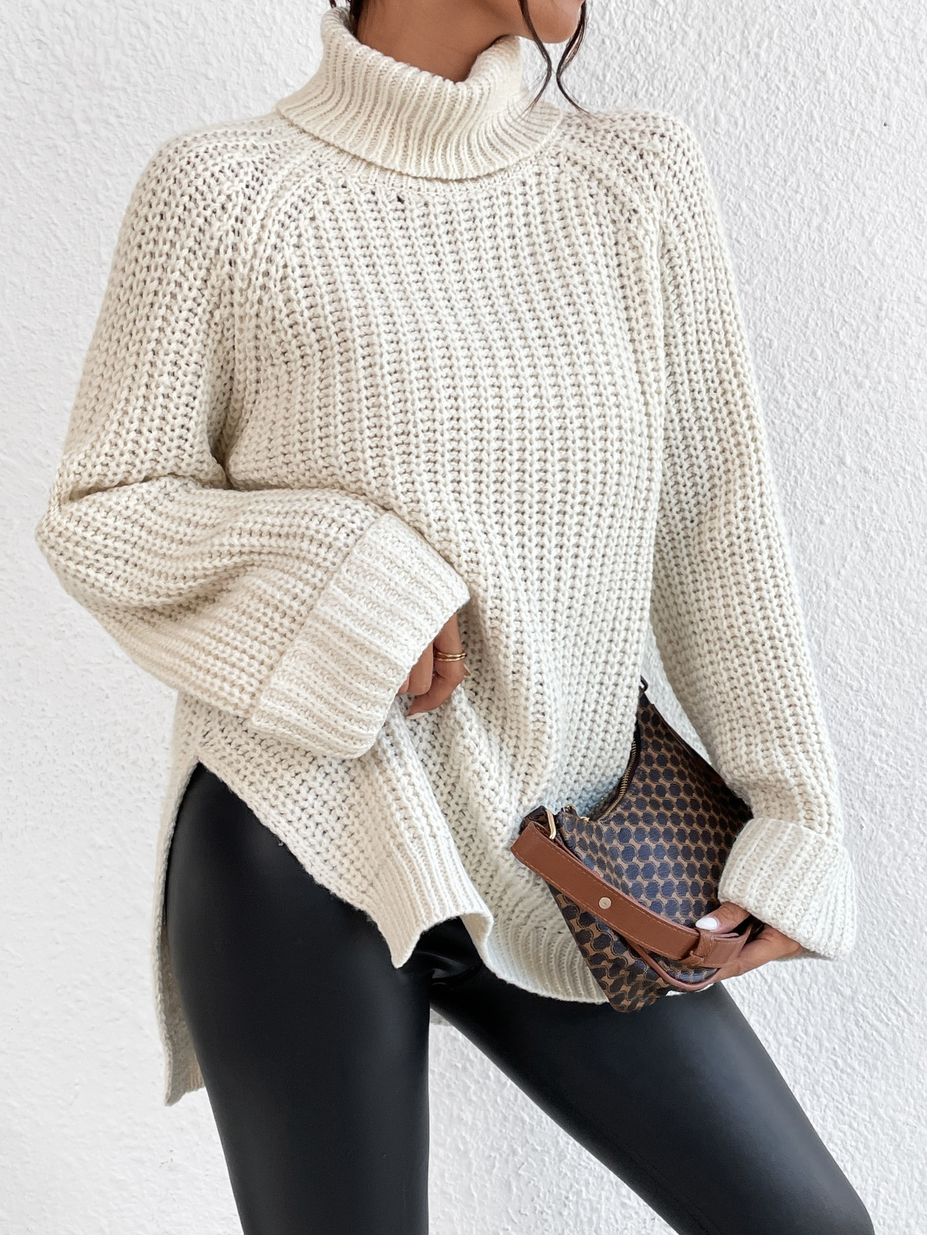 SHEIN Frenchy Jersey cuello alto de manga raglán bajo con abertura | SHEIN USA | SHEIN
