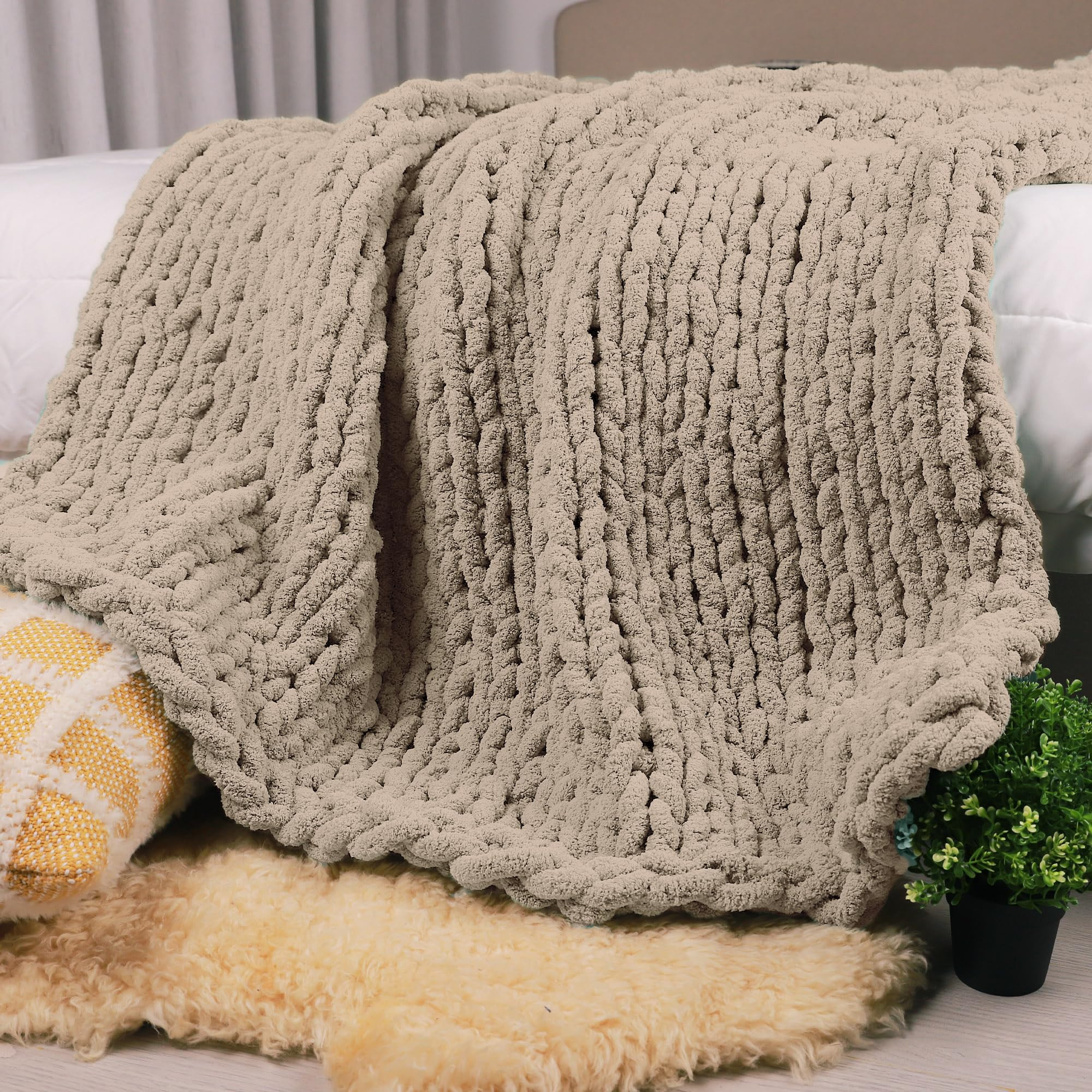 Carriediosa Chunky Knit Throw Blanket 60" X 80" Twin, 100% Hand Made Large Chenille Loop Yarn Sof... | Amazon (US)
