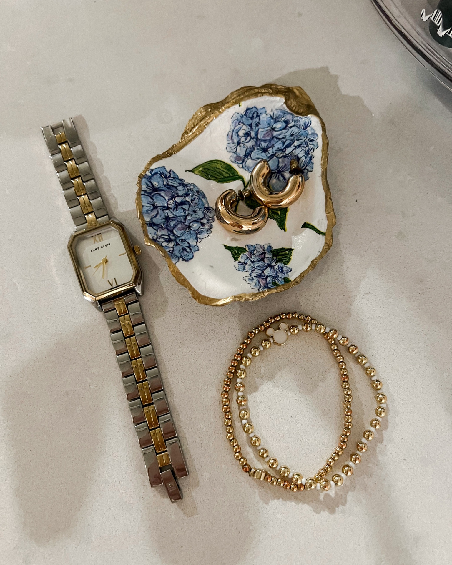 Accessories I’ve been loving 🩵 

#LTKfindsunder50 #LTKfindsunder100 #LTKstyletip