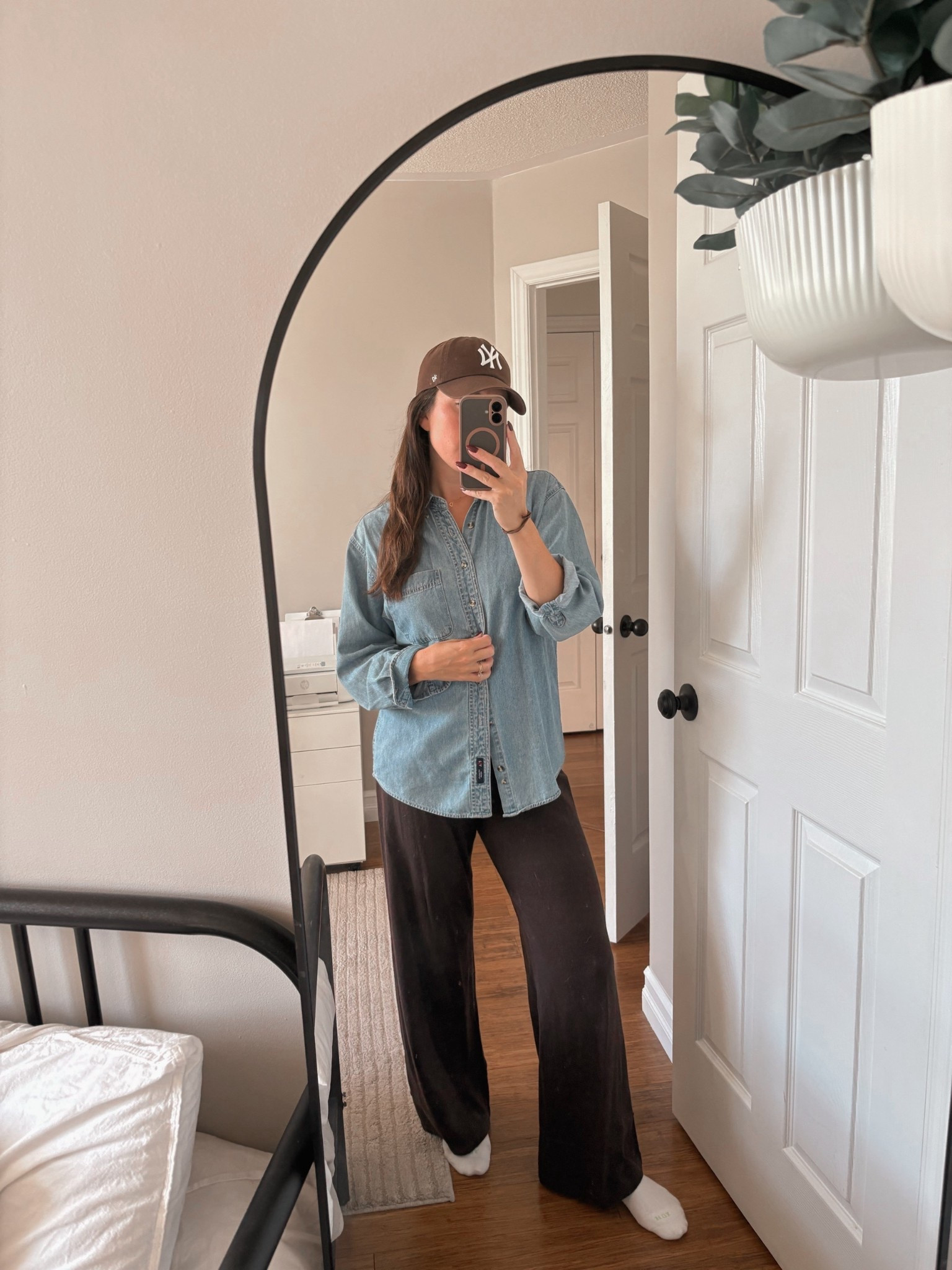 Fall layers I’ll be living in 🍂 A classic denim shirt, wide-leg brown pants, and the perfect neutral hat for a timeless cozy look. Linking my exact outfit details so you can recreate this effortless fall style. #LTKstyle #falloutfit #neutralaesthetic #denimstyle #capsulewardrobe

#LTKcanada #LTKwinter #LTKsale