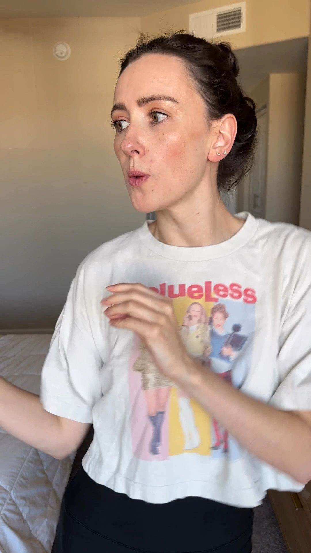 Nothing like a quick change & a fun song to start a Monday off right 👏🏻💃🏻 cheers to a new week! 