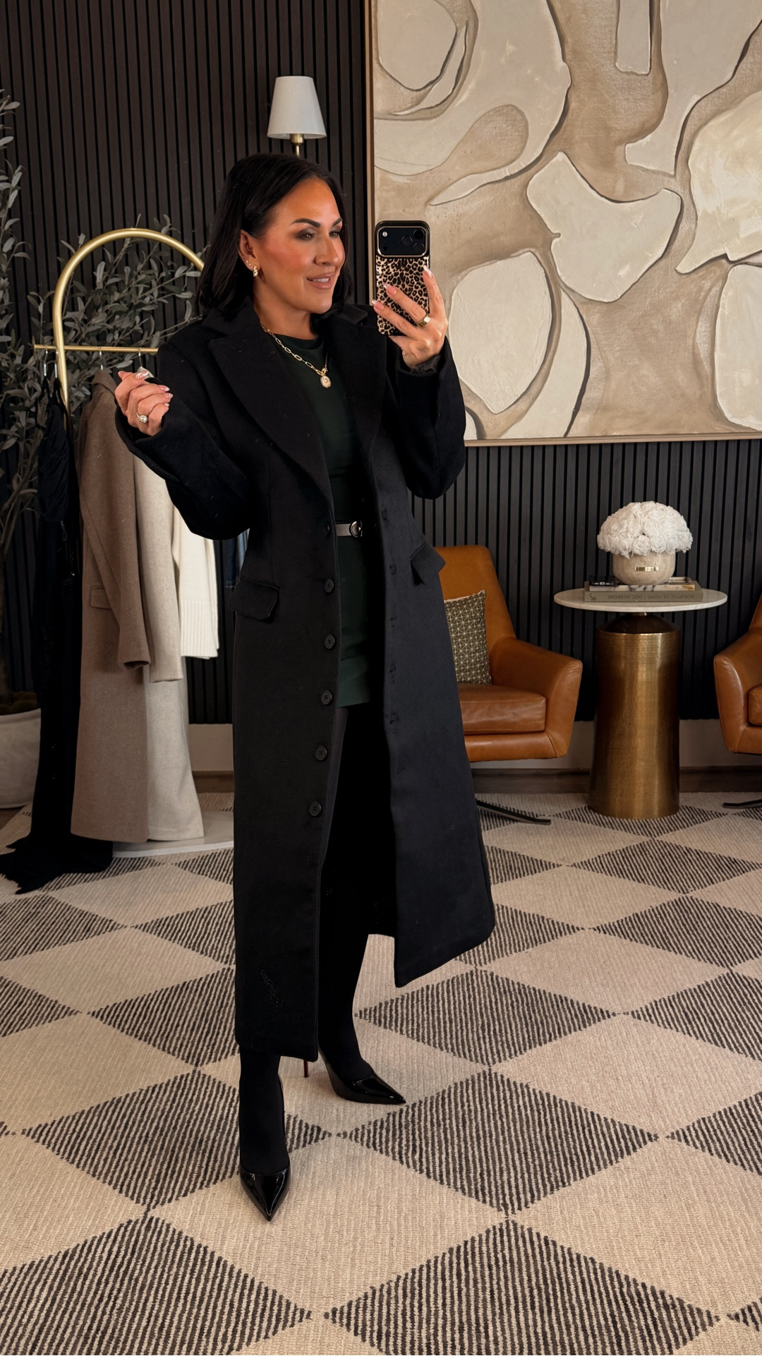 This is how I love to style a set for winter 🖤

Layered with a classic black coat for an elevated cold-weather look — part of the Boxing Day Sale at @dynamiteclothing.

5’2” • 130 lbs • 25” waist • 34DD • wearing size small

#dynamitestyle #DynamiteClothing #LayeredLook #WinterStyling #BoxingDaySale 