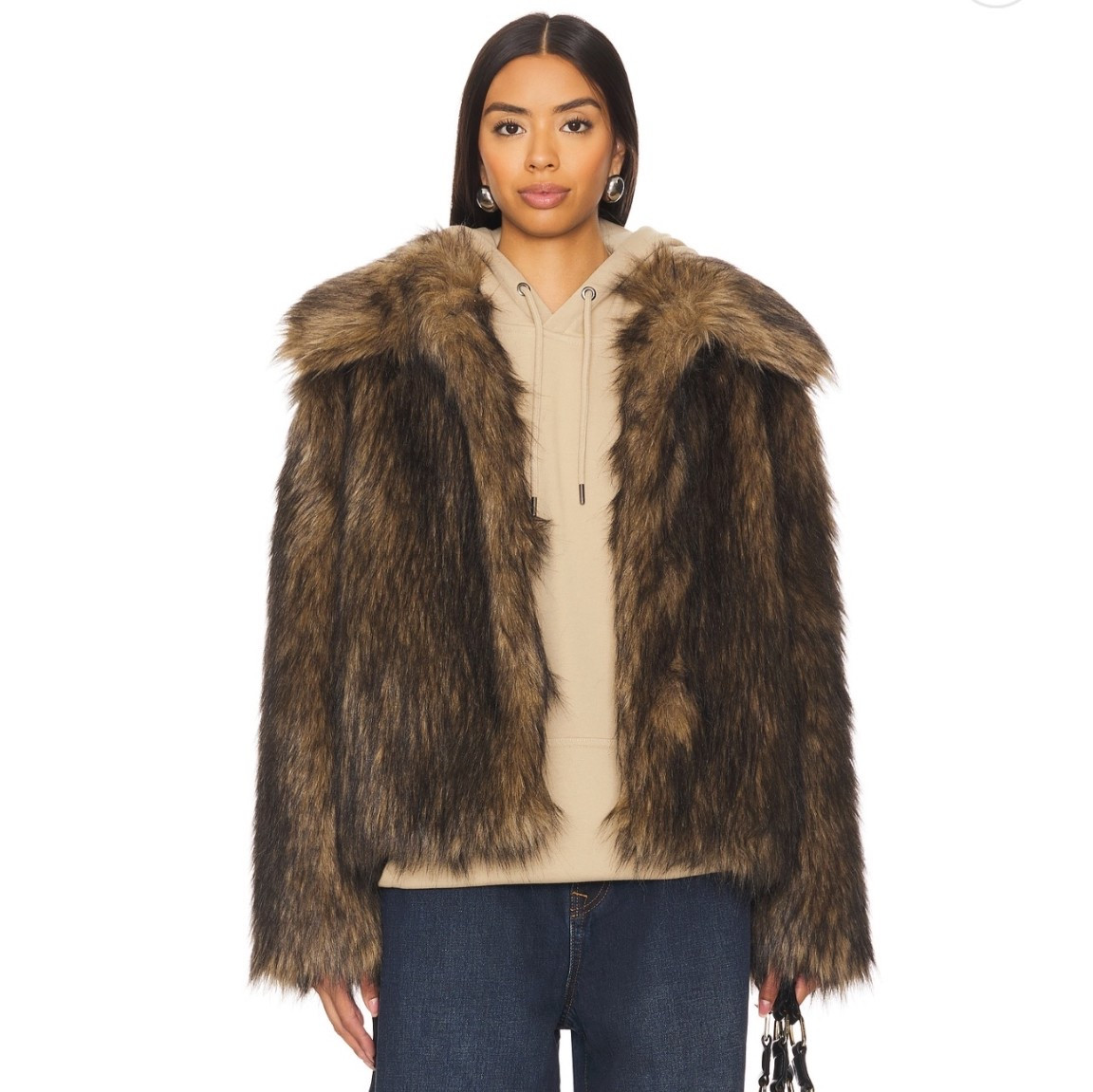 Stunning, versatile fur coat to throw on with different fits 🤎

#Fur 

#LTKootd #LTKgrwm #LTKdayinmylife