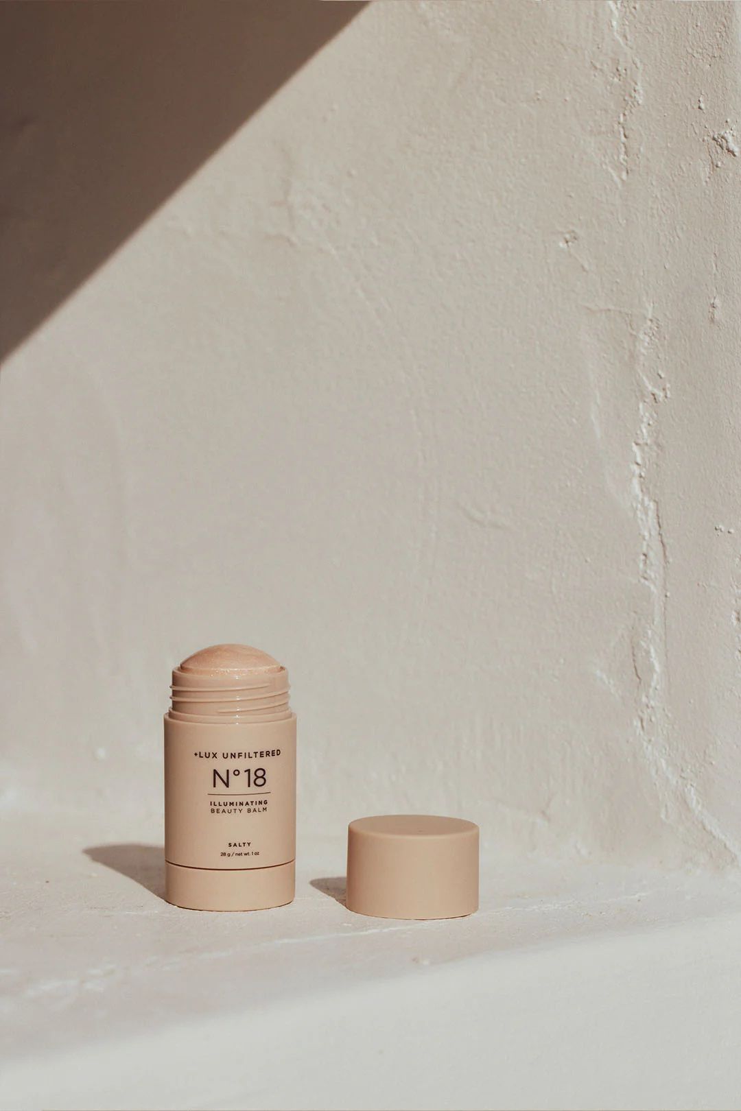 N°18 Illuminating Beauty Balm | +Lux Unfiltered