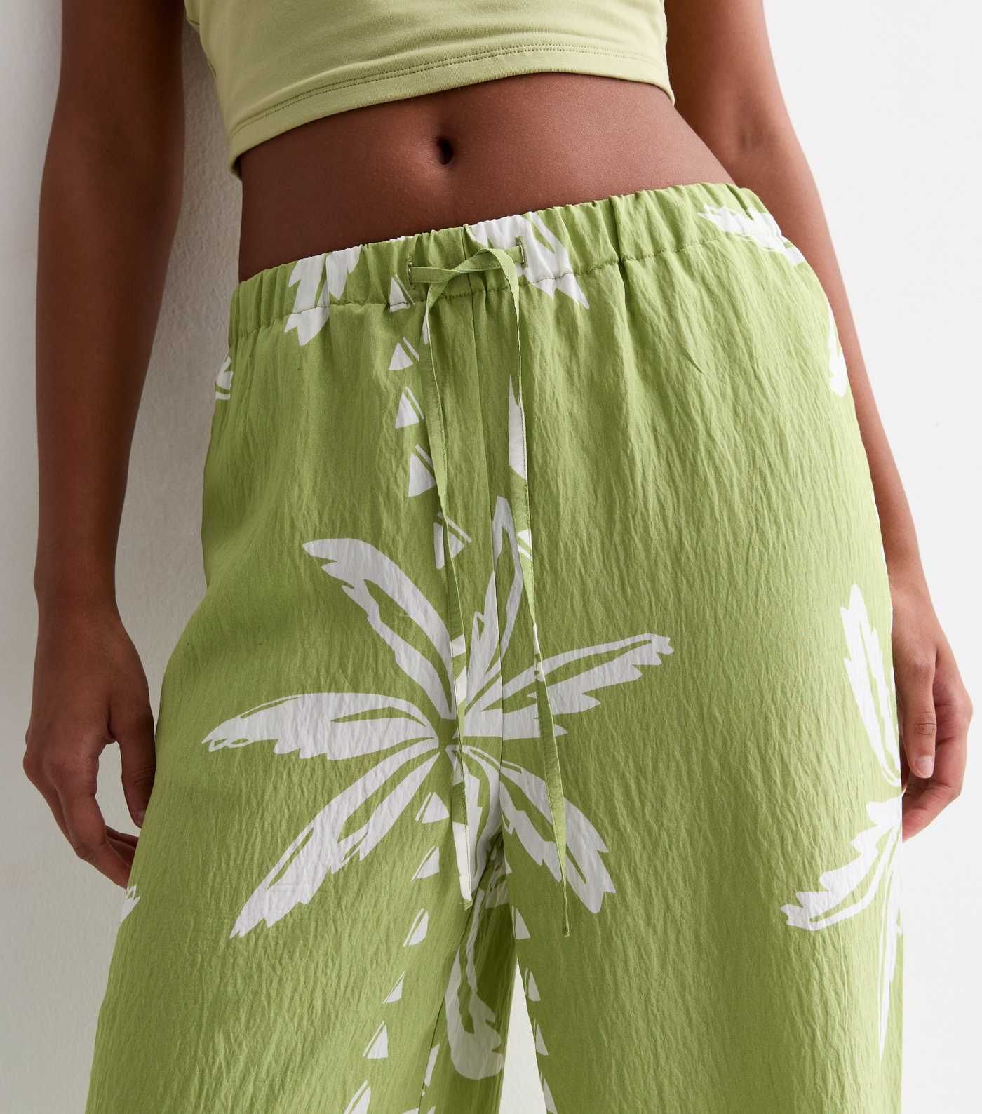 Green Palm Tree Print Wide Leg Trousers
						
						Add to Saved Items
						Remove from Saved I... | New Look (UK)