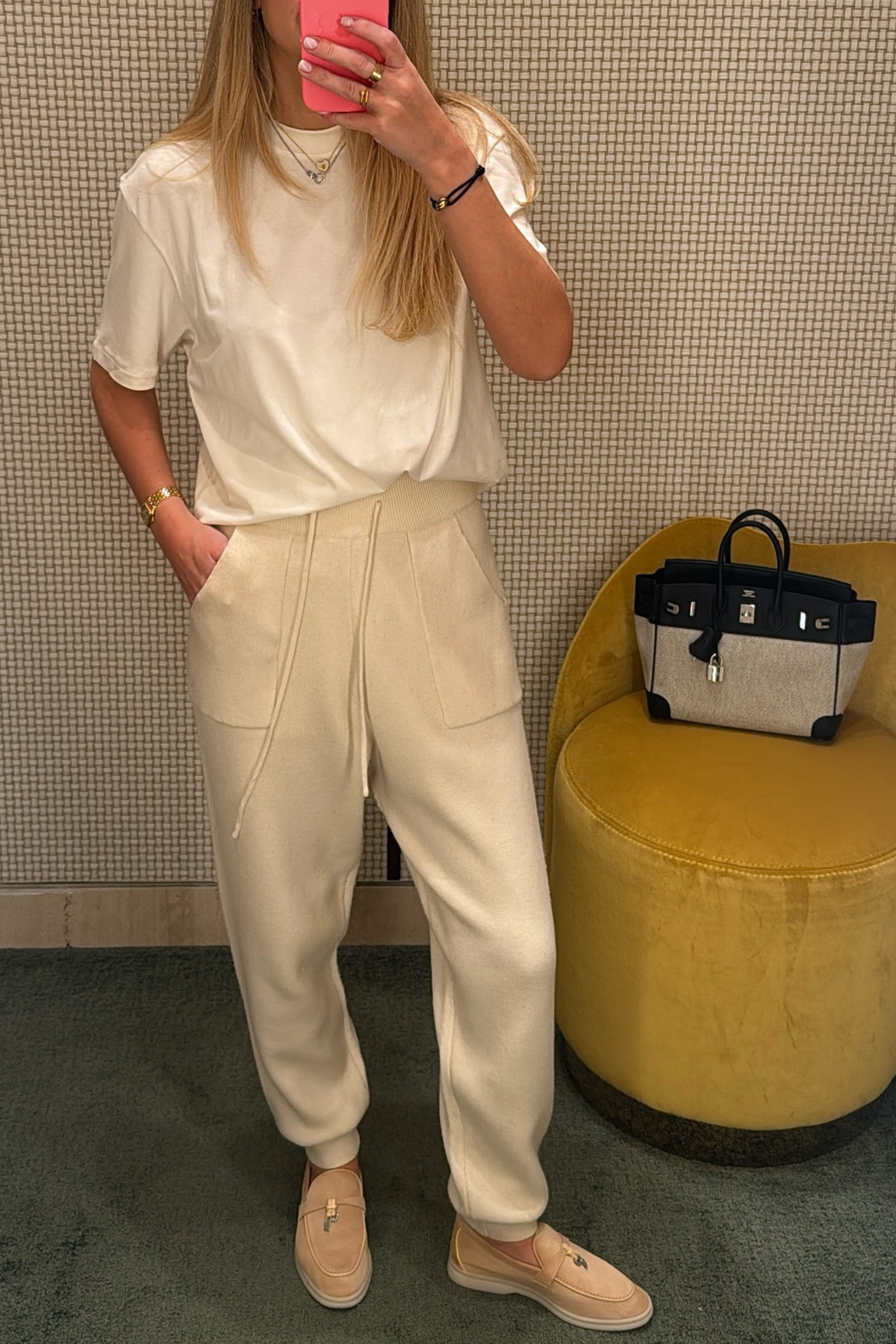 Plain white Tee🤍 
Size xxs 

#LTKautumn #LTKstyletip #LTKuk