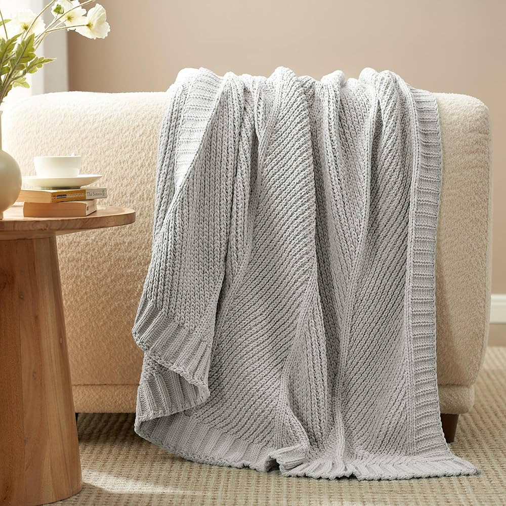 Amélie Home Chenille Knit Throw Blanket for Couch, Chunky Knit Blanket with Chevron Texture Non-... | Amazon (US)