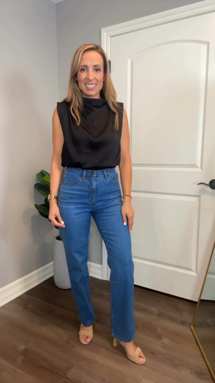 Super Cute and Affordable Outfit @walmartfashion 
SHOP MY LTK OR COMMENT 😯
#sparklewithsofia #fashionover40 #fashionover30 #walmartfinds #walmartjeans #jeans #blazer #ltk #ltkfashion #styleblogger #dressup #ootdfashion @walmart