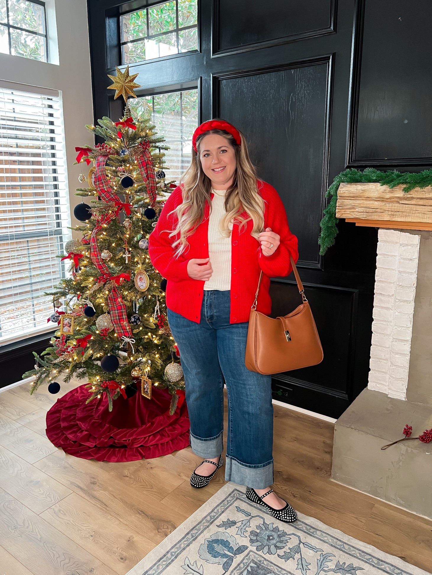 A casual holiday look you can wear now and straight into the new year 🎄✨
Cozy layers, festive red, and comfy denim—perfect for Christmas Eve, family gatherings, or a low-key dinner out. Save this post for easy outfit inspo you can wear all season long ❤️

casual holiday outfit, holiday outfit inspo, midsize holiday outfit, festive casual look, red cardigan outfit, cozy holiday layers, Christmas outfit ideas, what to wear for Christmas Eve, holiday dinner outfit, winter casual style, everyday holiday look, jeans and cardigan outfit, comfortable holiday fashion, classic holiday colors, wearable holiday outfit, new year casual outfit, timeless winter style, midsize fashion inspo, cozy chic outfit, holiday wardrobe staples

#LTKMidsize #LTKHoliday #LTKootd