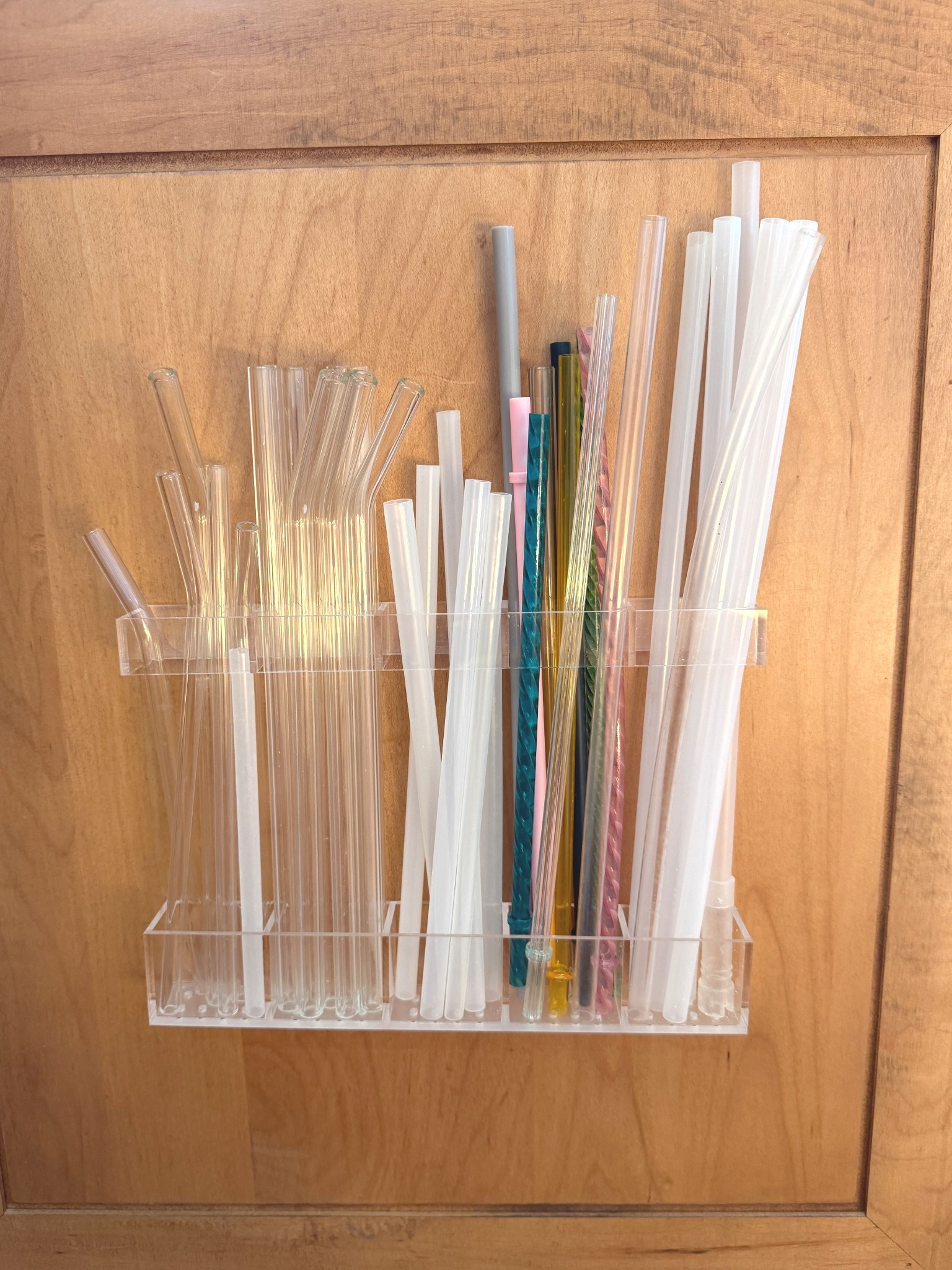 Let the organization and purging begin!!! Starting with my straws!!! Find your straws easy and keep them clean in this aesthetic and airy caddy. Get it in on Amazon and under $12! #organization #kitchenorganization #straws #amazon 