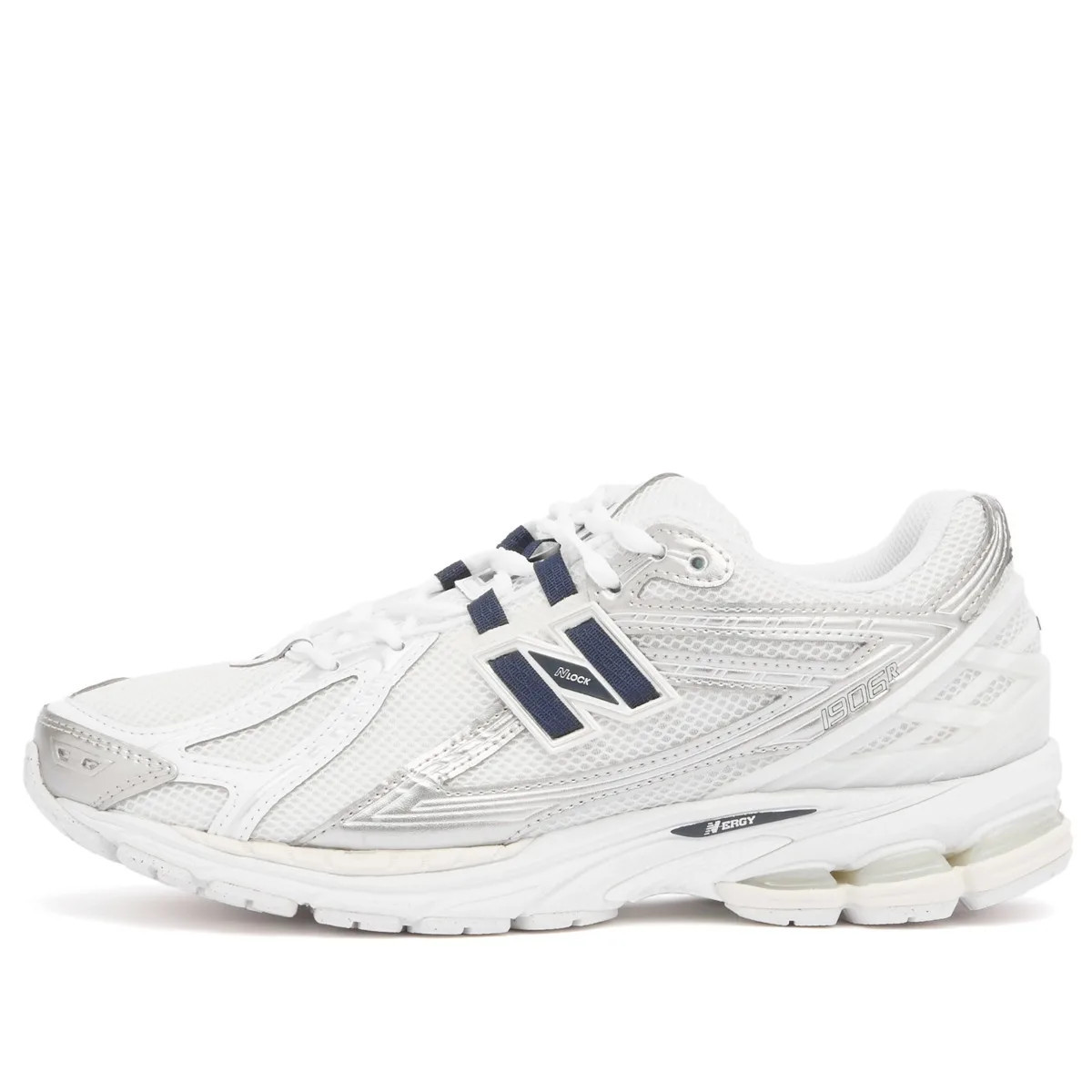 New Balance 1906R Sneaker in White, Size UK 9 | END. Clothing
