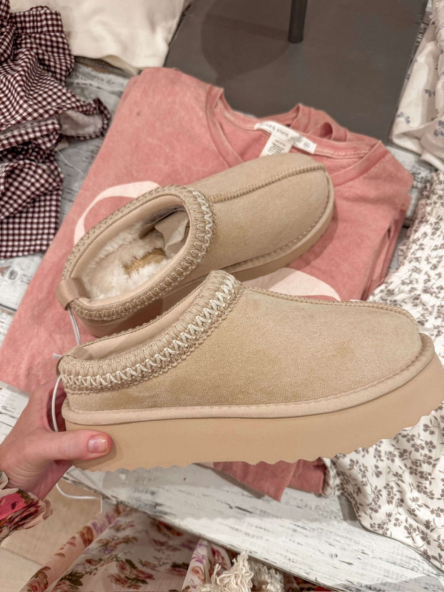 Found an Ugg look for less under $75! I will be taking these comfy slippers with me to Jackson Hole! Loungewear // comfortable shoes // hours shoes // Ugg shoes 

#LTKSeasonal #LTKShoeCrush #LTKStyleTip