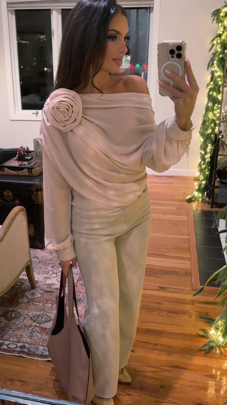 Soft & feminine #classyoutfit 

#LTKHoliday #LTKPetite #LTKootd