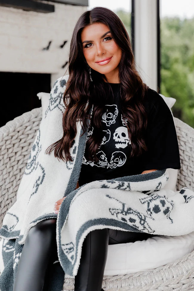 Make Me Believe Black and White Skull Print Blanket | Pink Lily