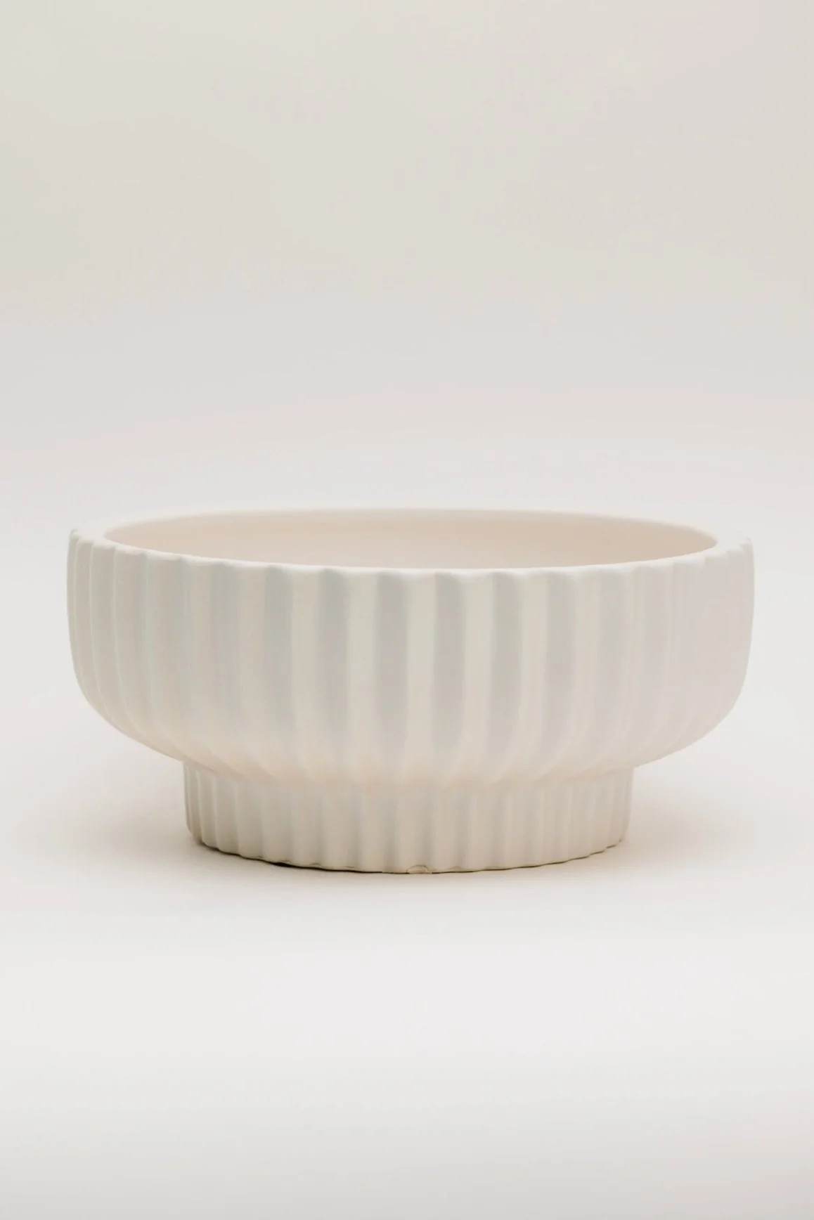 Cadence Ribbed Pedestal Bowl - White | THELIFESTYLEDCO