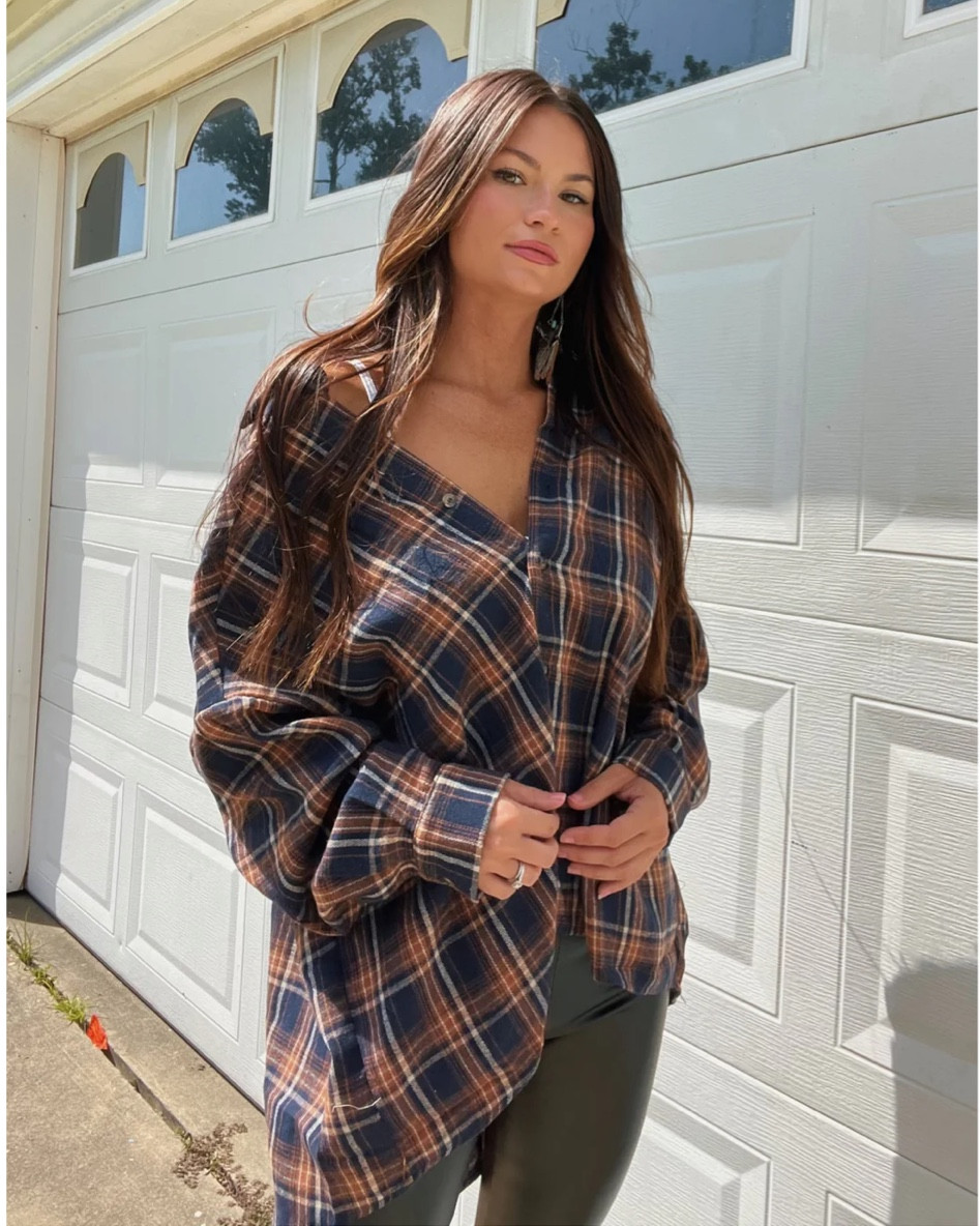 My favorite flannel 🍁😍 #flannelseason #fallclothes #falloutfit

#LTKunder50 #LTKSeasonal #LTKBacktoSchool