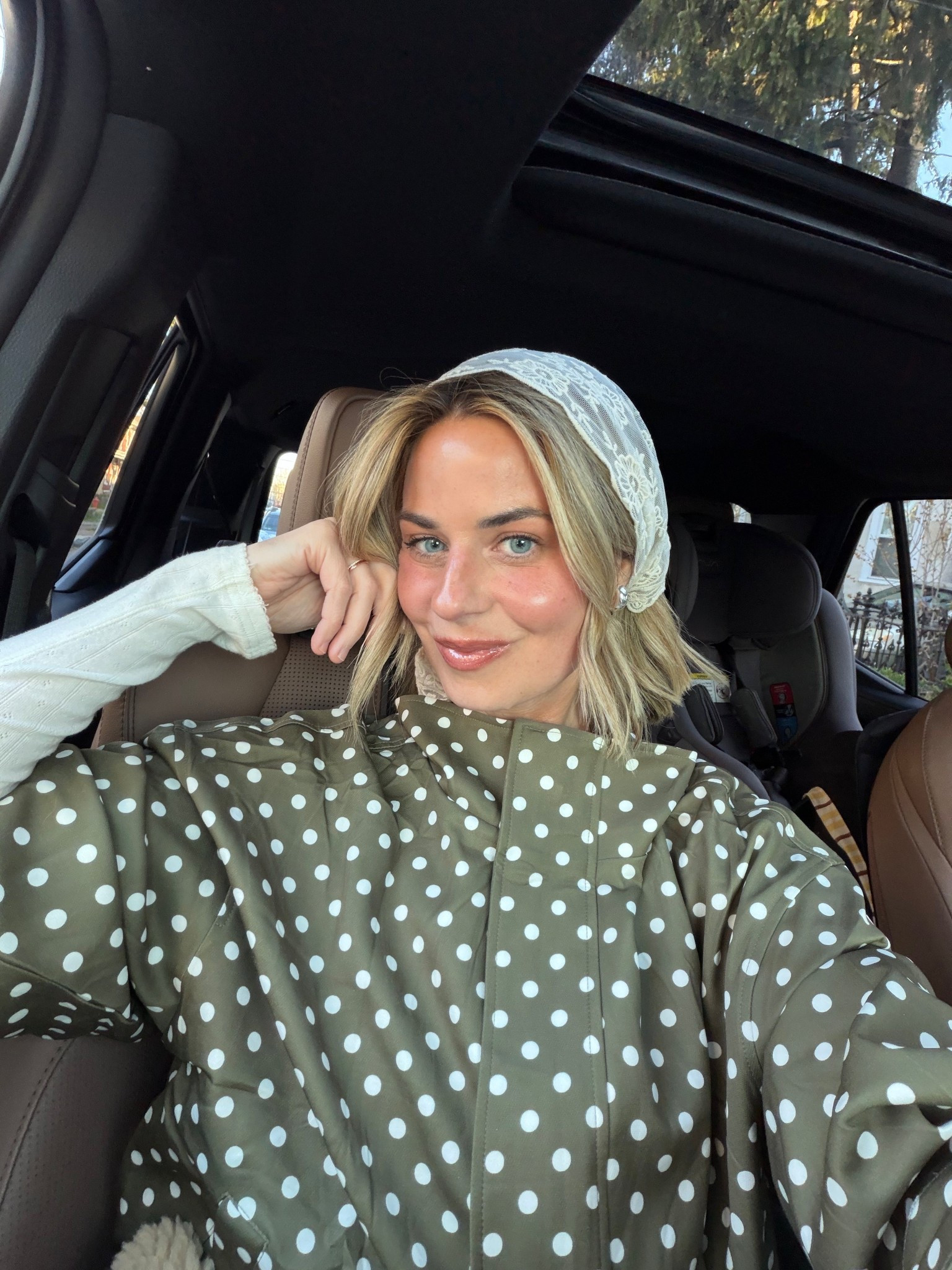 Rhode Lip shape in shade lunge 
Eadem gloss in butter mochi 


#LTKBeauty