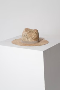 Leigh | Janessa Leone