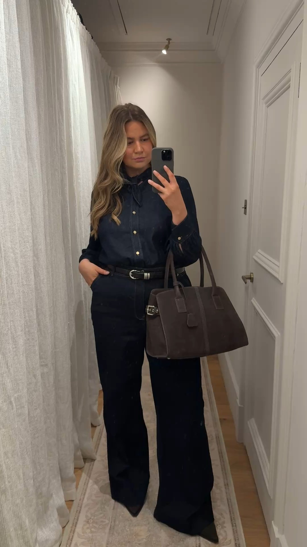 Mint velvet OOTD

Monica Vinader silver hoops
Denim blue shirt XL
Jeans 18L
Mint velvet grey bag
Mint velvet grey boots
Dehanche belt 


#LTKjeans #LTKeurope #LTKautumn