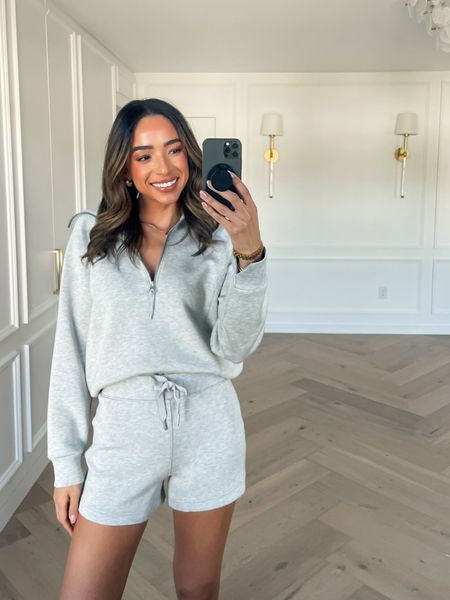 Use code NENAXSPANX for 10% off + free shipping (excluding sales) Wearing size small half zip and size small shorts 


Loungewear 
Errands outfit 
Travel outfit 
Airport outfit 