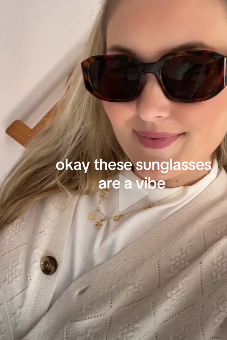 love these square tortoise shell sunnies 

#LTKFindsUnder50 #LTKSeasonal #LTKGiftGuide