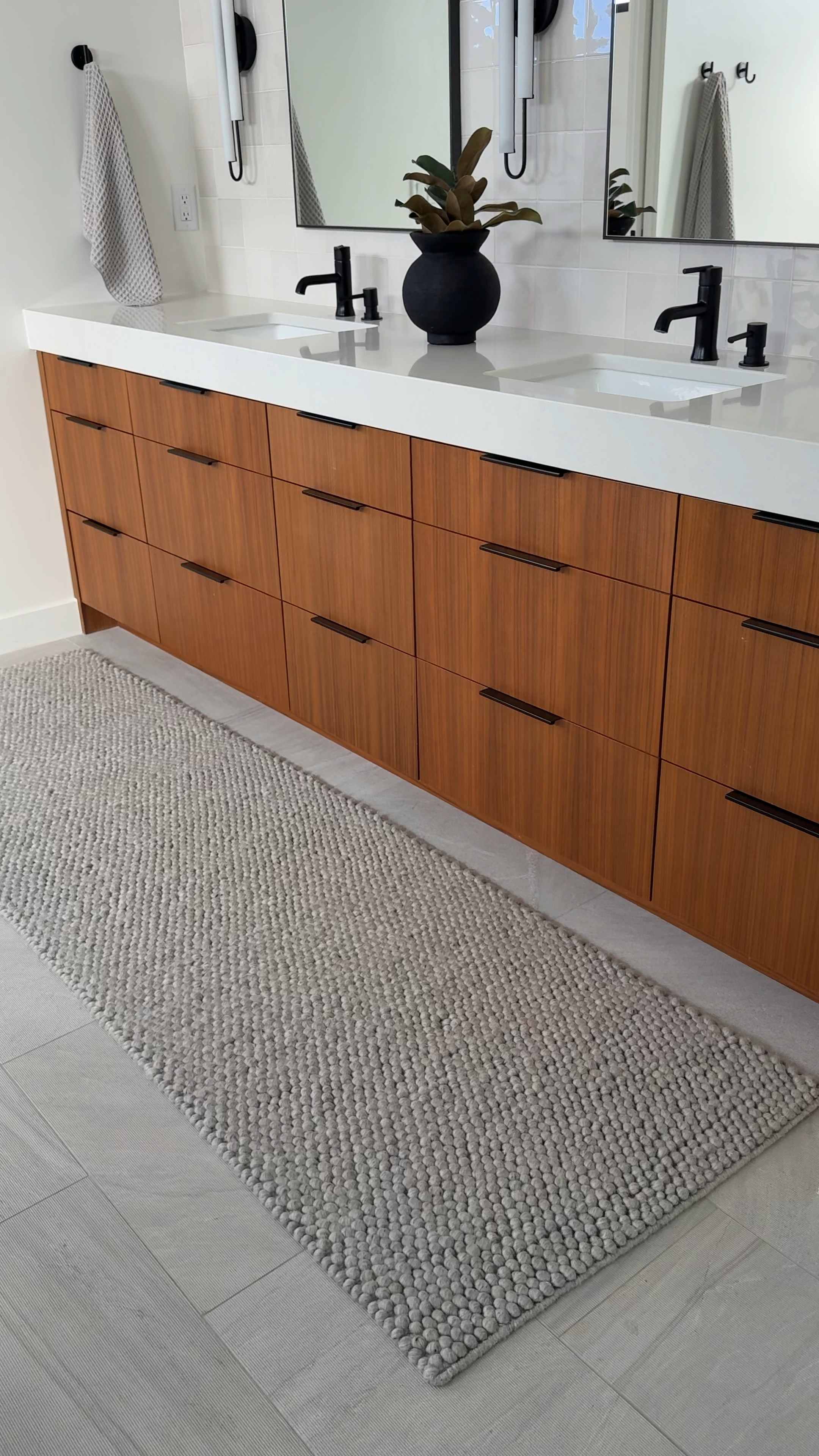 The prettiest bathroom runner! And it’s from Amazon!