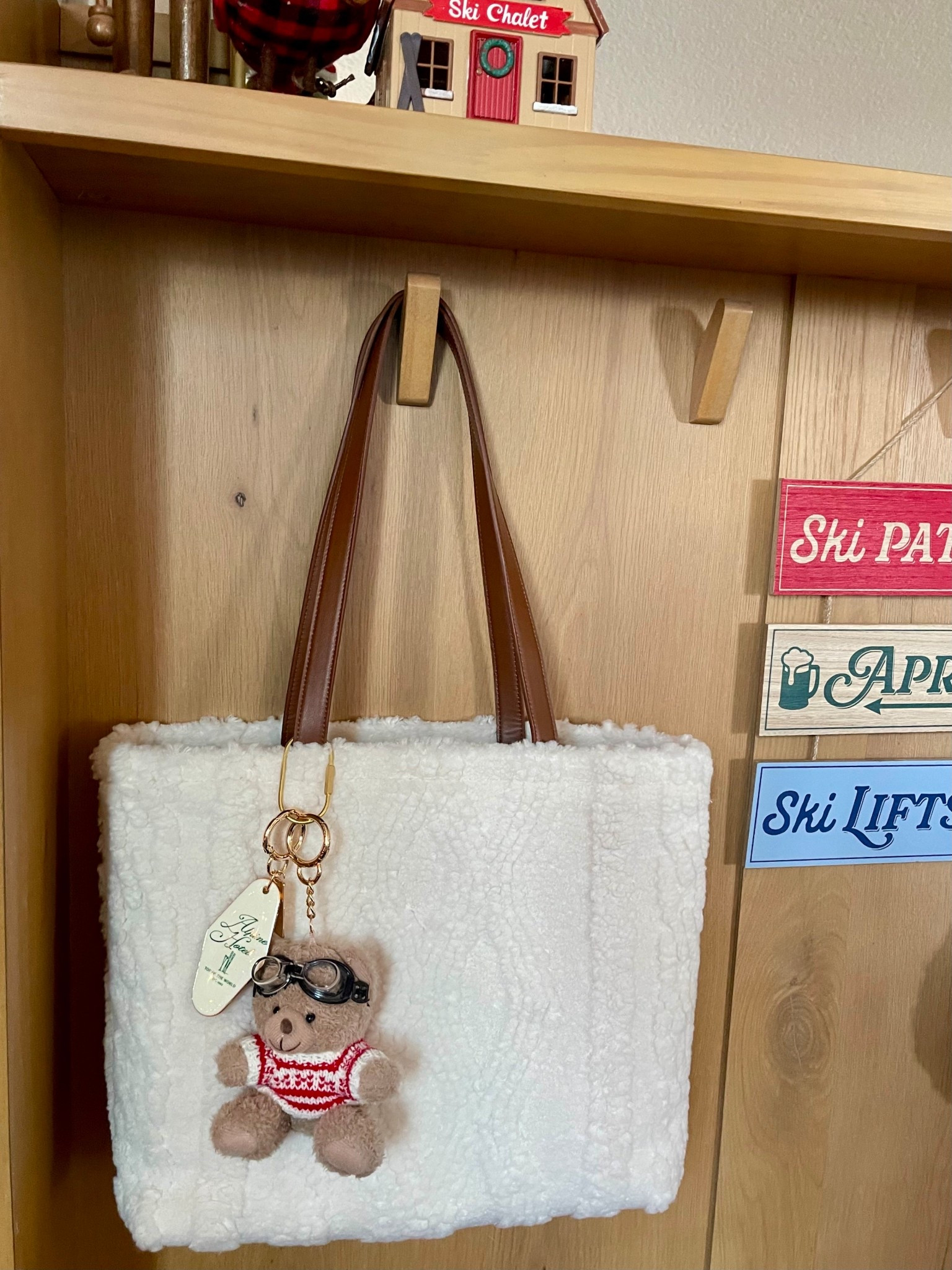 This Sherpa bag & bag charms is so cute & cozy & is 40% off today only!!

#LTKFindsUnder50 #LTKGiftGuide #LTKSaleAlert