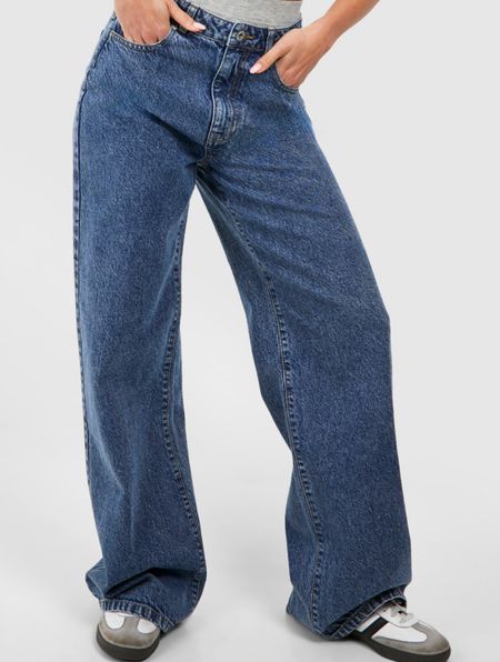 wide leg jeans 



#LTKstyletip #LTKSeasonal #LTKeurope