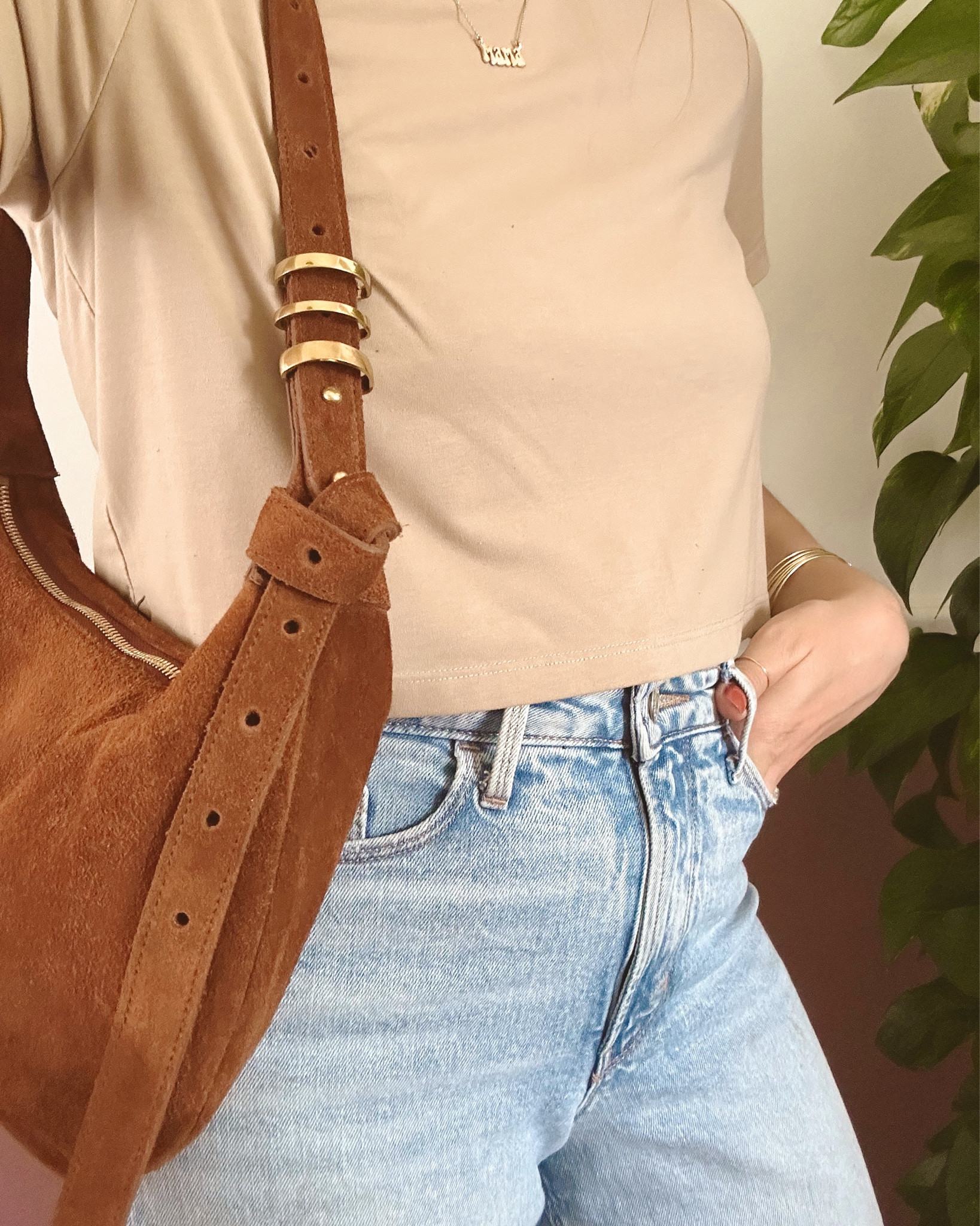Loving the beauty and simplicity of this bag. The strap is adjustable so it can be used as a crossbody as well. The gold details are my fave!

#LTKItBag