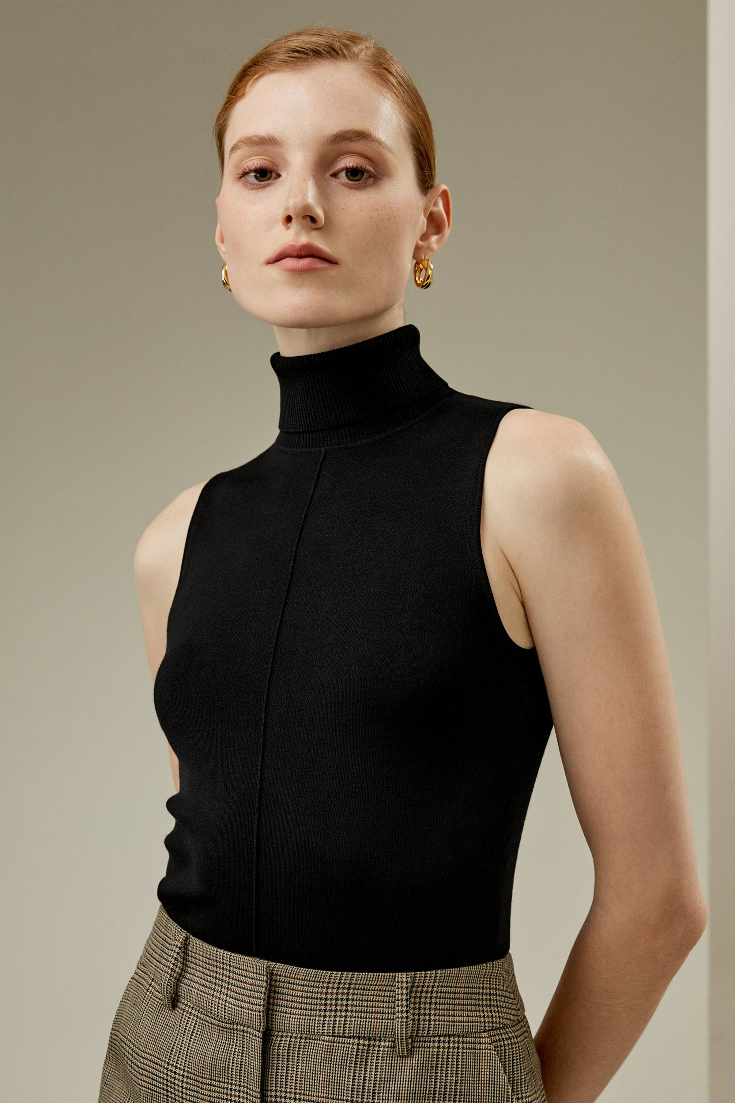 Silk Knitted Turtleneck Sleeveless Top | LilySilk