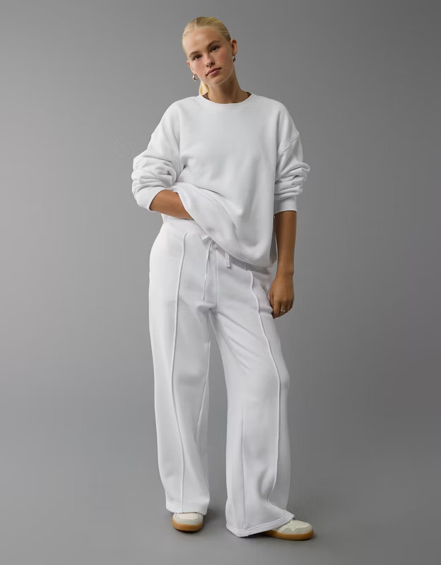 AE Everyday Luxe Crew Neck Sweatshirt | American Eagle Outfitters (US & CA)