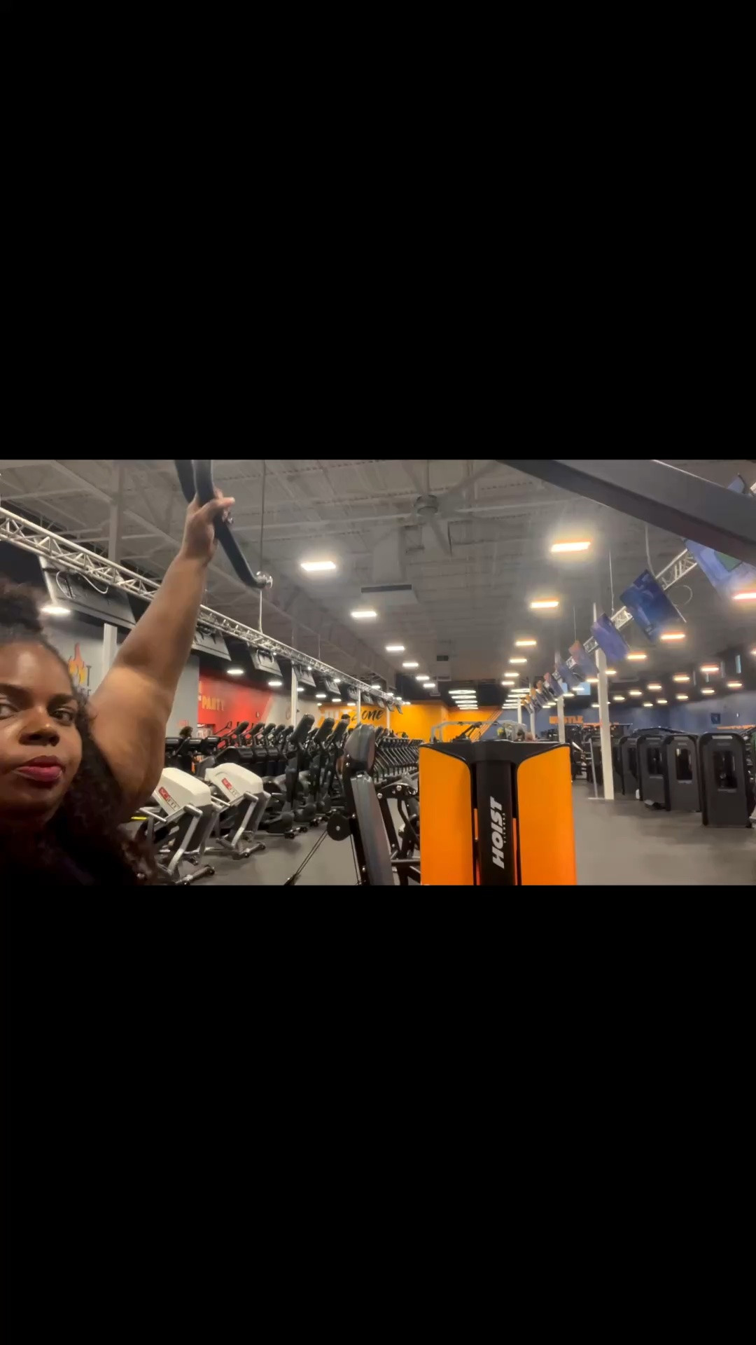 You cannot pour from an empty cup. 💧✨
It’s easy to spend all day pouring energy, support, and love into everyone else around you. But what about the vessel doing the pouring?
Today’s gym session wasn’t just about moving weight—it was about pouring back into me. When you take time to strengthen, restore, and care for your own foundation, you show up stronger for everything and everyone else.
Don’t forget to replenish the source. You are worth the investment. 💪🏾
#FillYourCup #SelfCareIsSelfLove #GymMotivation #crunchfitness

#LTKActive #LTKOver40 #LTKvlog