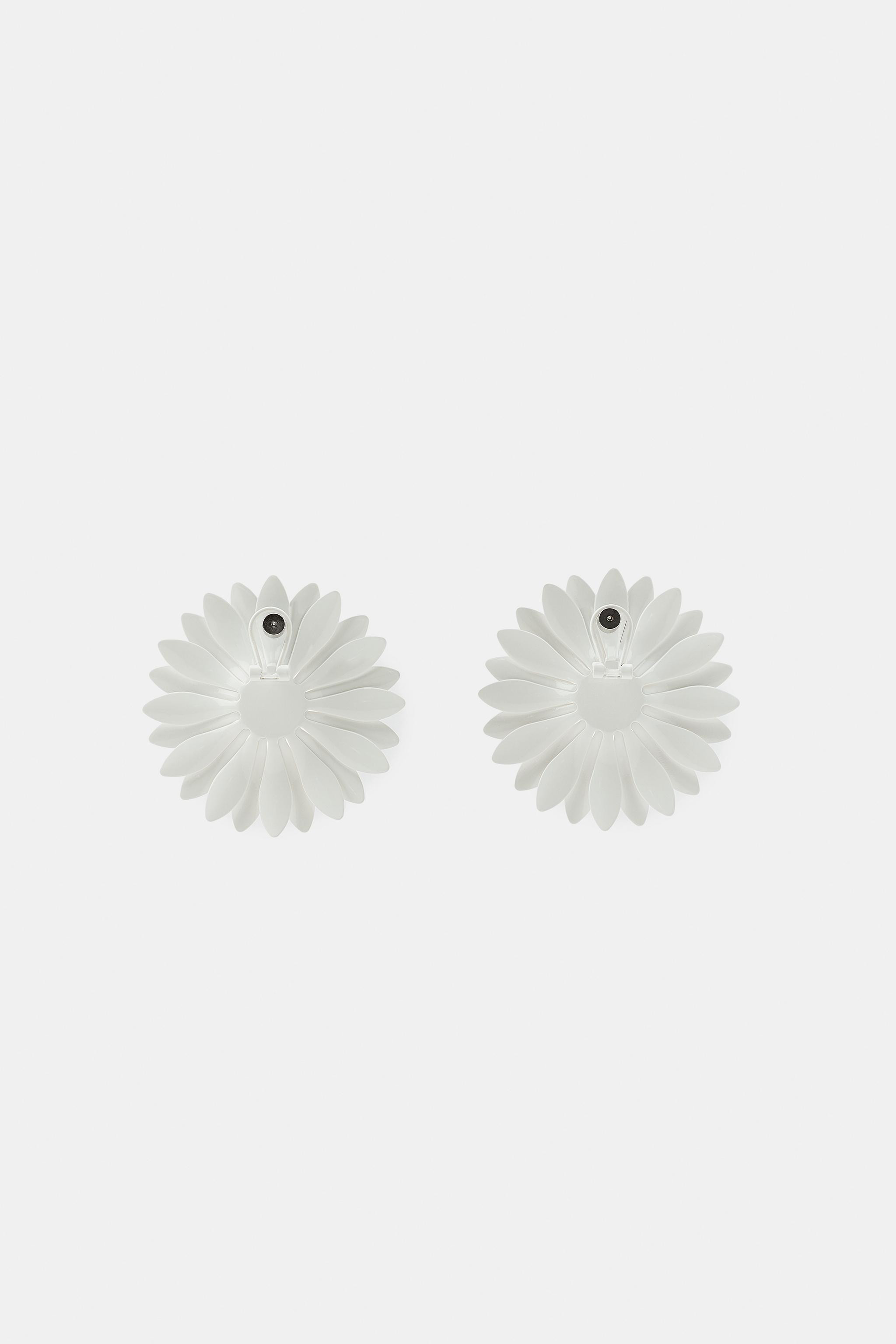 MAXI DAISY EARRINGS | Zara US
