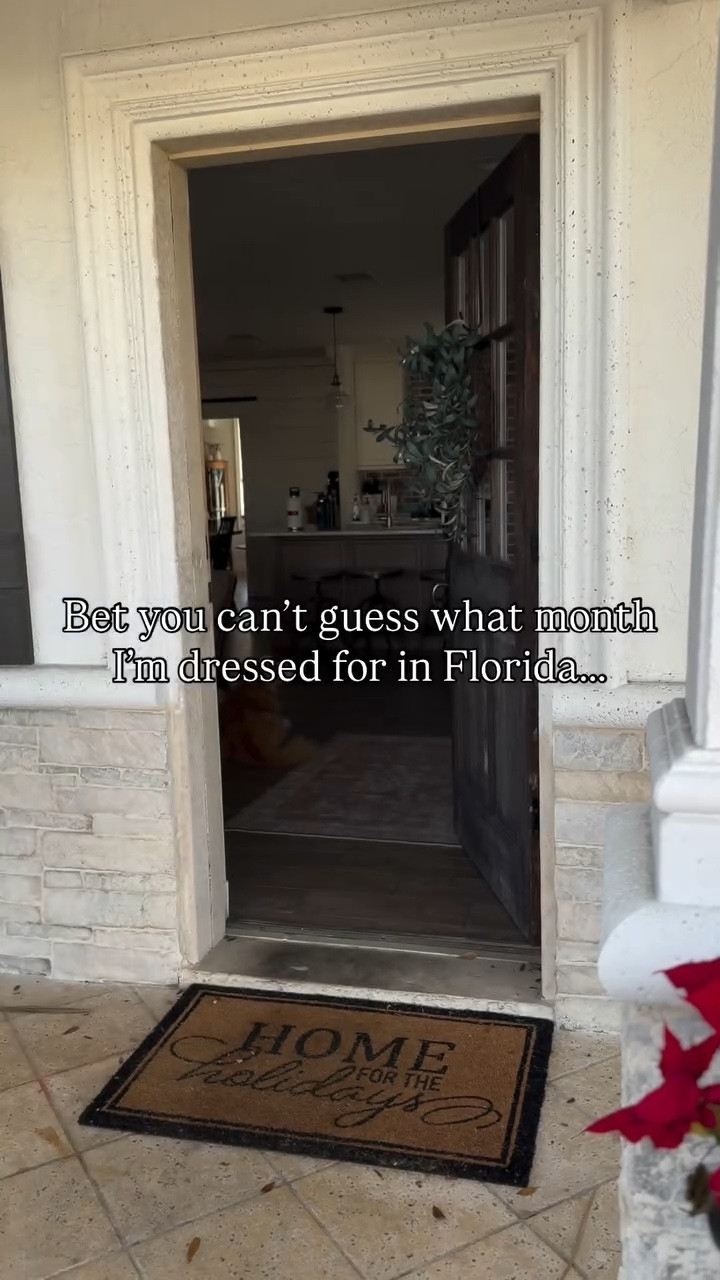 I can tell you right now it’s not July 🥵

Am I regretting the move from Arizona? No. 

Am I loving this WARM weather in January? No. 

Hoping to finally get some cooler temps this next week because damn this has been a warm one 🤞🏼

#florida #travel #floridaweather