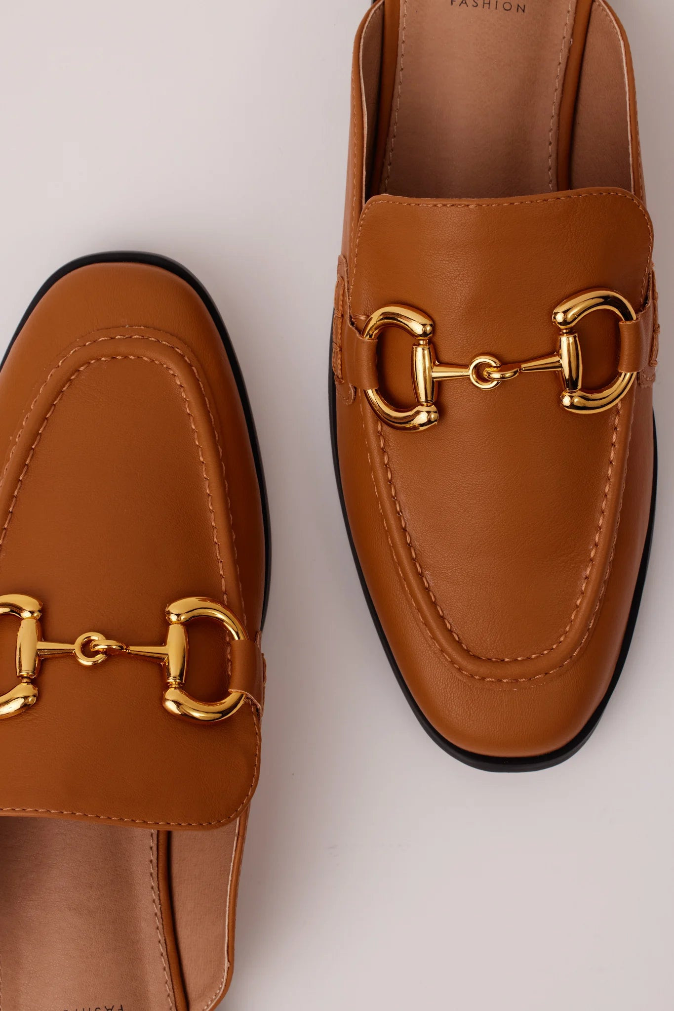 Leslie Mules- Camel | Avara