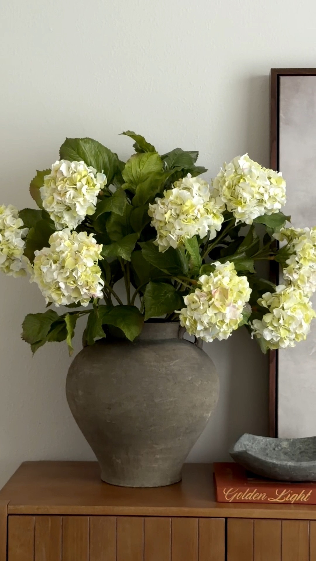 If your faux stems look fake… it’s not your styling, it’s the stems.

#fauxstems #fauxflorals #springflorals #afloral #amazonhome #vases #stems #realisticfauxstems

#LTKSeasonal #LTKHome