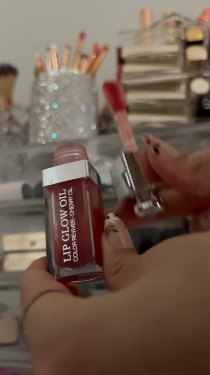 Comment SEPHORA to shop 🔗 this years sale is one you dont wanna miss!! Sharing some more makeup favorites, will be linking more everyday of the sale on my LTK. This was not even looking at perfumes and hair tools, so stay tuned for more Sephora Sale reels🩷 Xoxo, Lauren


Mentioned:
~ Tom Ford Lip Color Lipstick in 09 True Coral
~ Pat Mcgrath Labs Mothership VII Eyeshadow Palette Divine Rose Collection 
~ Dior Lip Glow Oil in Rosewood 
~ Huda Beauty Rose Quartz Eyeshadow Palette 
~  Pat Mcgrath Labs skin fetish: Divine Powder Blush in Divine Rose - cool mauve rose demi-matte 

On my List:
~ Iris&Romeo Best Skin Days SPF30 Whipped Tinted Moisturizer with Vitamin C + Hyaluronic Acid
~ Any Rare Beauty Blush 

#sephoracollection #sephorabeautycommunity #sephoramakeup #sephorasavingsevent #ltkbeauty #makeupmusthaves #makeuphaul #sephorausa #skincareregime #dysonairwrap #airwrap #mothership #dioraddict #lipglosses #lipoil #patmcgrathlabs #hudabeauty #tomfordbeauty #mascaras #eyeshadowpalettes #liquidlip #blushpink #hollywoodflawlessfilter #makeupproducts #ltksalealert #sephorabeautyrun 

Follow my shop @lovelyfancymeblog on the @shop.LTK app to shop this post and get my exclusive app-only content!

#liketkit #LTKbeauty #LTKsalealert #LTKxSephora
@shop.ltk