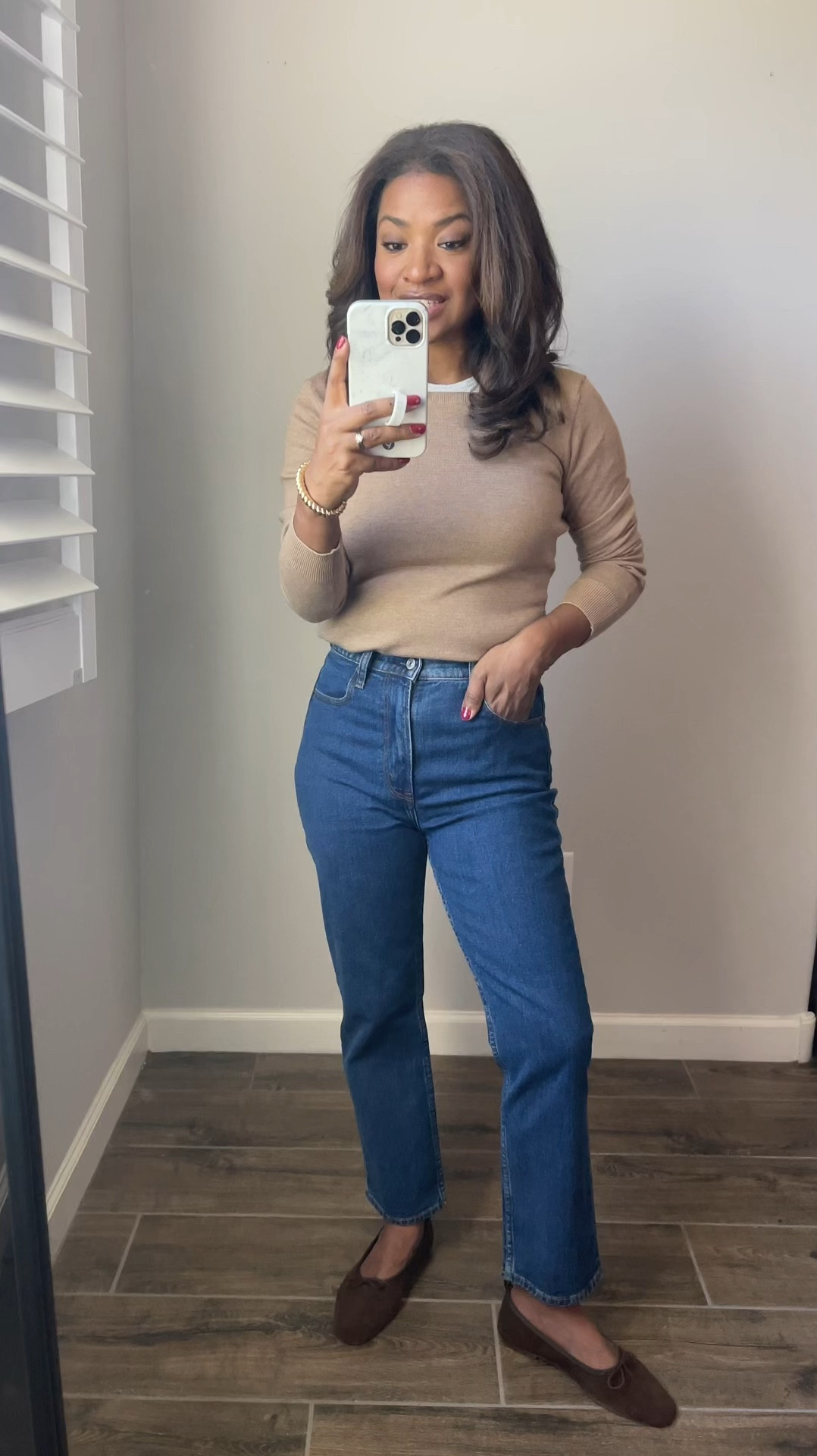 Abercrombie denim is 20% off this weekend! Wearing a size 27/4 regular in these. I am 5.5” 

#LTKSaleAlert #LTKFindsUnder100 #LTKFallSale