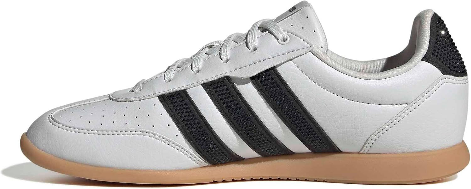 adidas Women's Barreda Low | Amazon (US)