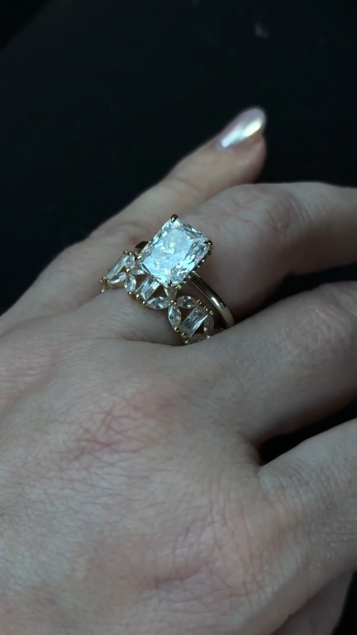 If you’ve ever wanted that main character engagement glow without the main character budget… this is it 💍✨ The PAVOI 14K Gold Plated 3.5CT Square Radiant Cubic Zirconia Engagement and Promise Ring delivers that bold, radiant sparkle that looks way more expensive than it is.

#engagementring #promisering #radiantcutring #affordableluxury #jewelryobsessed

#LTKdayinmylife #LTKNYFW #LTKgrwm